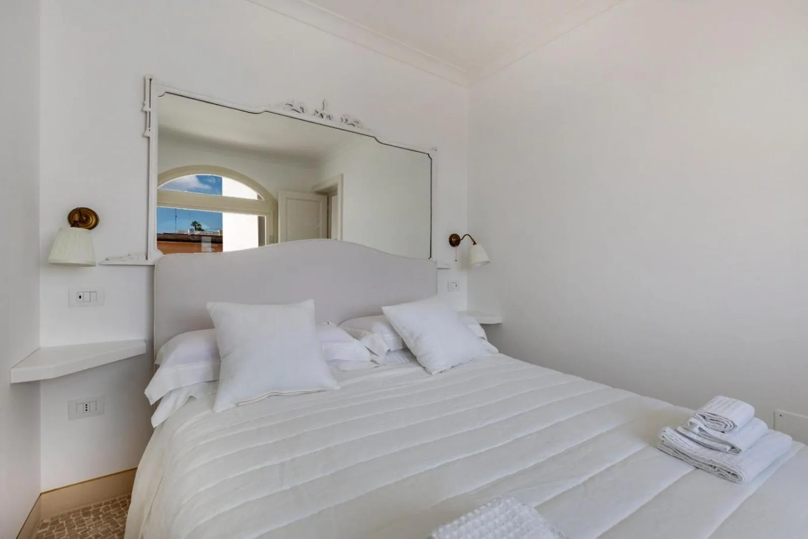 Bed in Relais Carlo Alberto