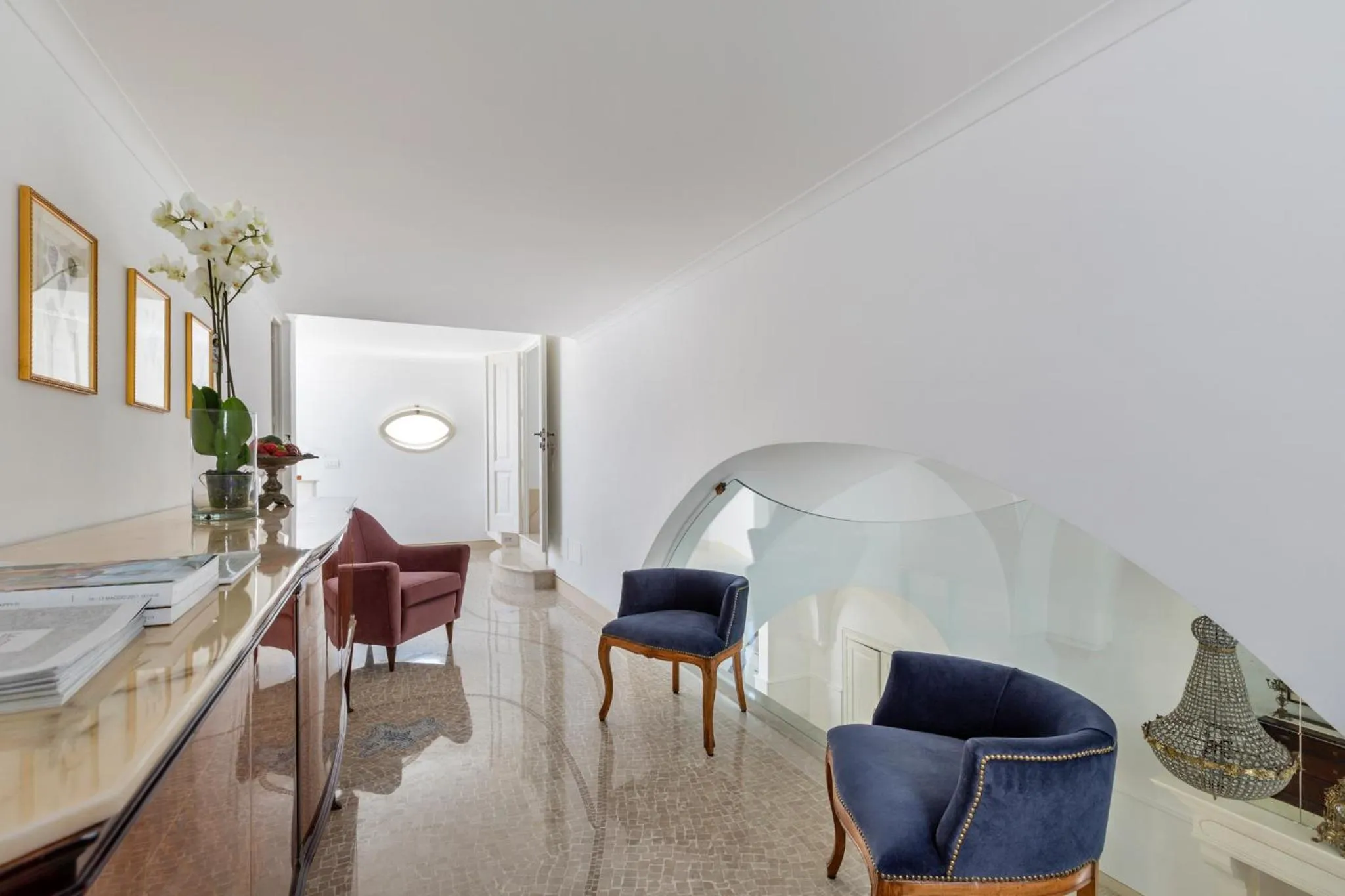 Communal lounge/ TV room in Relais Carlo Alberto