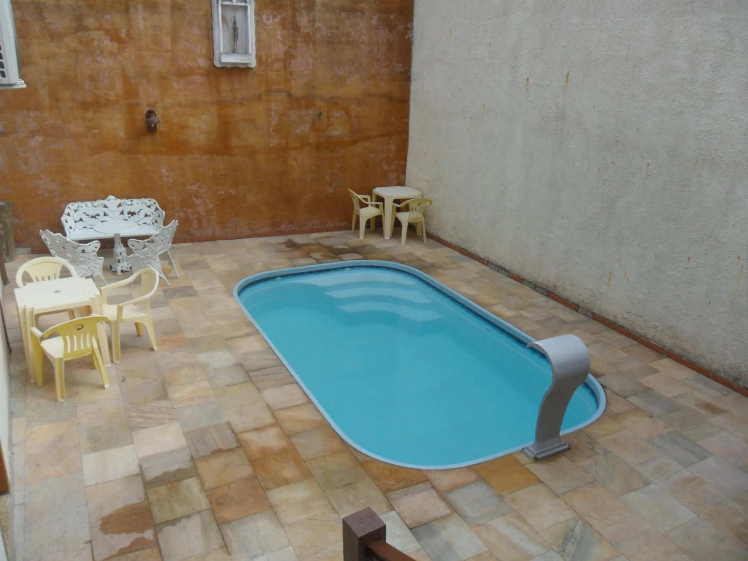 Pool view in Pousada La Lampara