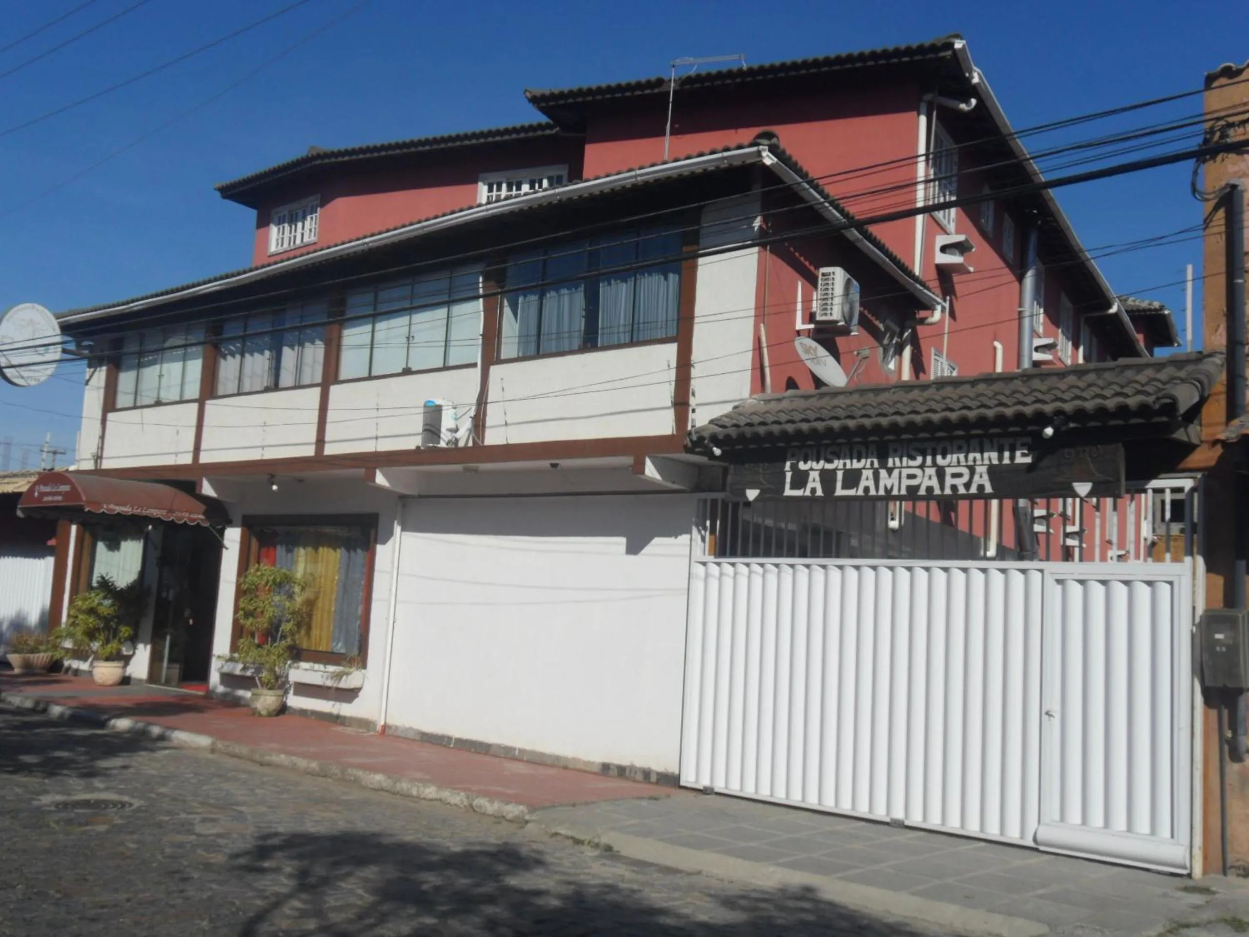Facade/entrance in Pousada La Lampara