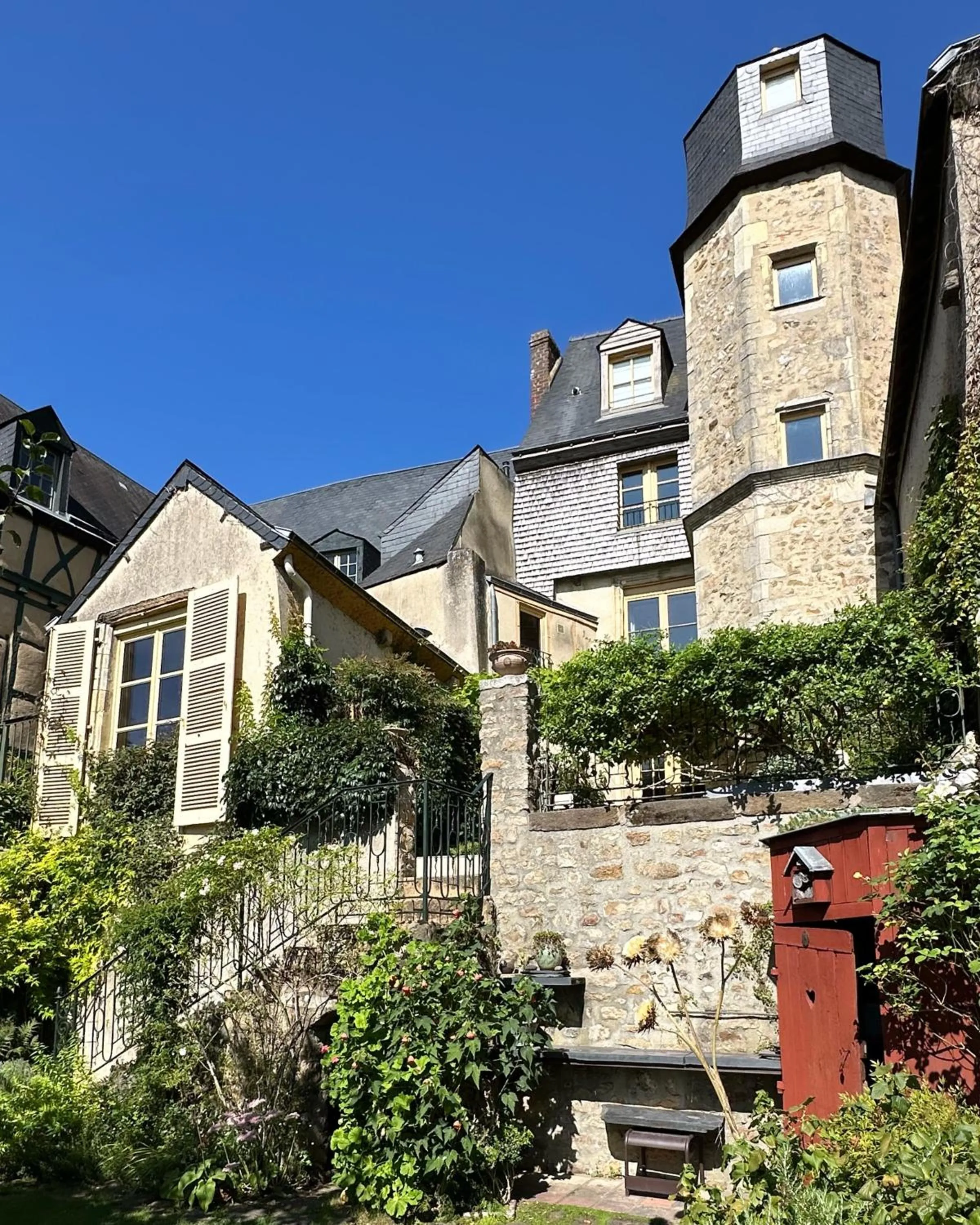 Property building in Logis Saint-Flaceau