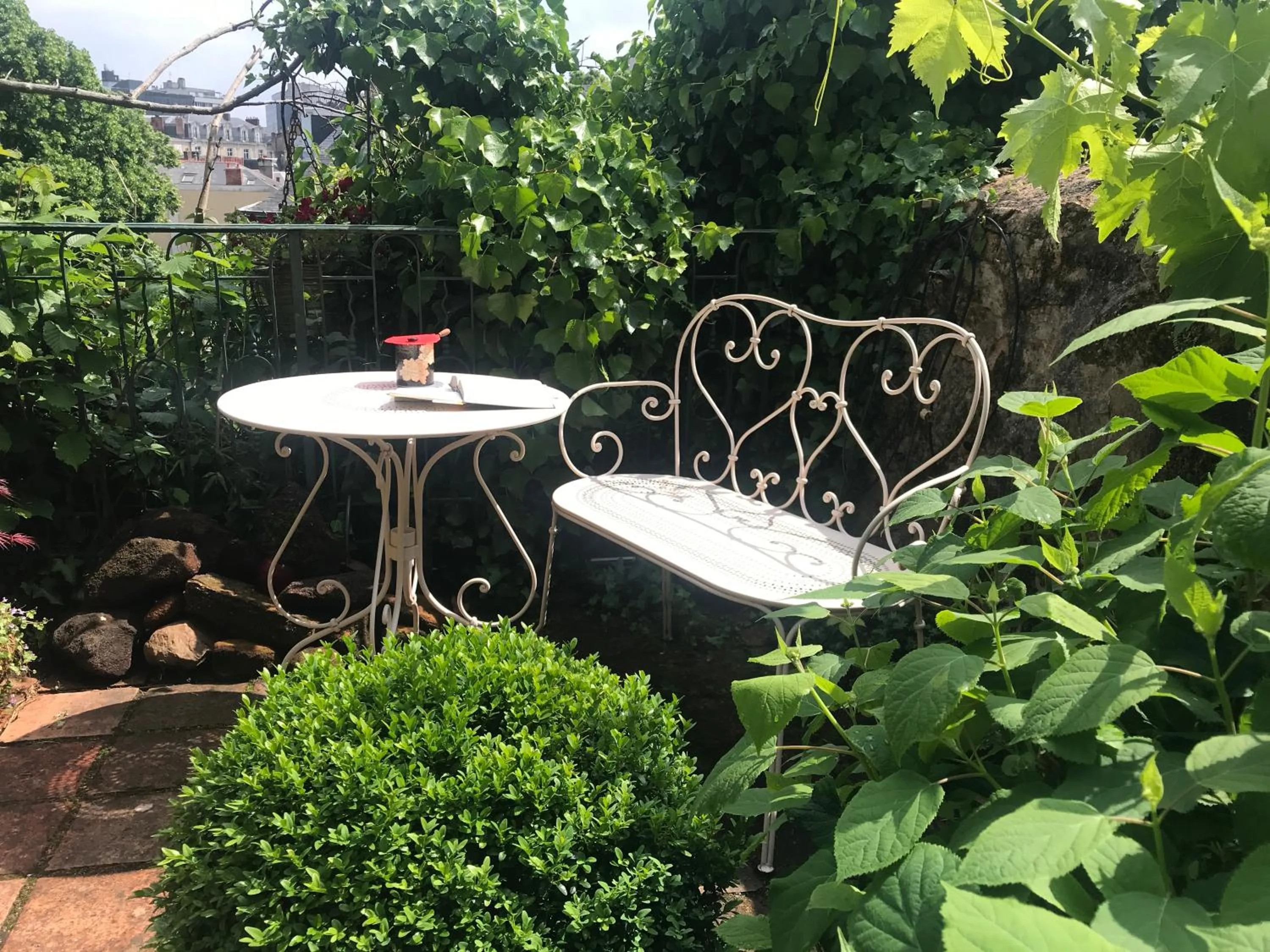 Garden in Logis Saint-Flaceau