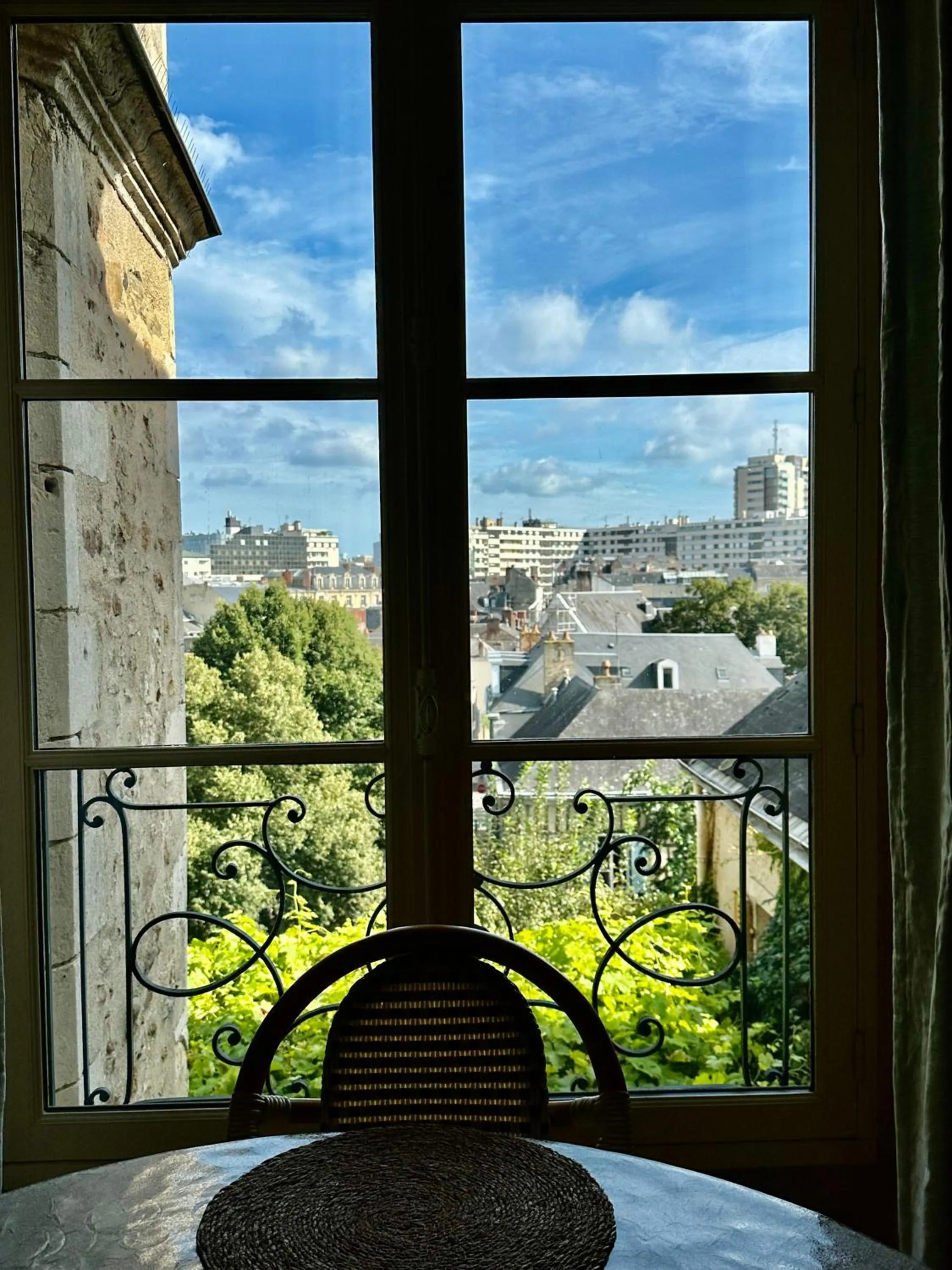 Dining area in Logis Saint-Flaceau