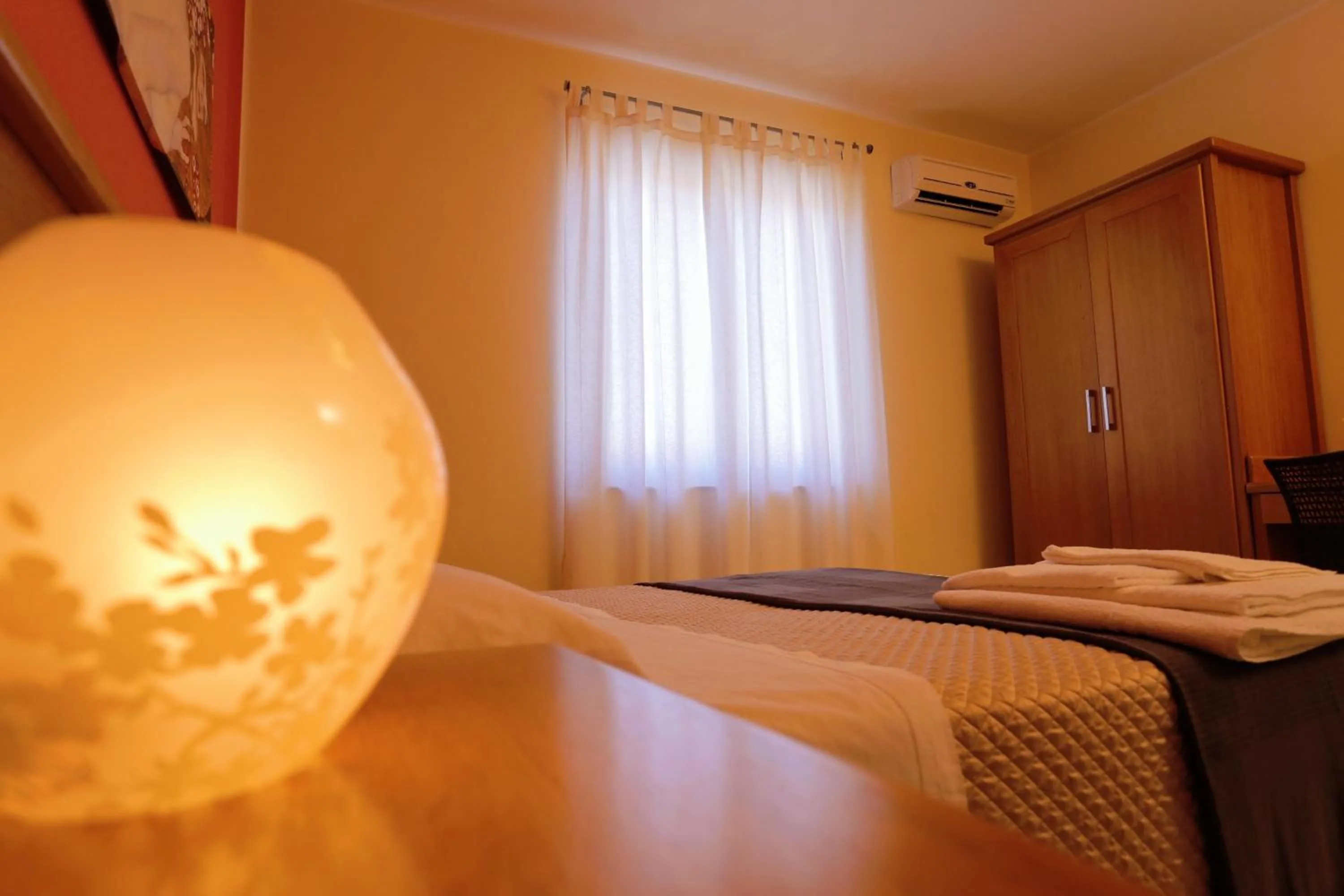 Double Room - single occupancy in Zama Bed&Breakfast