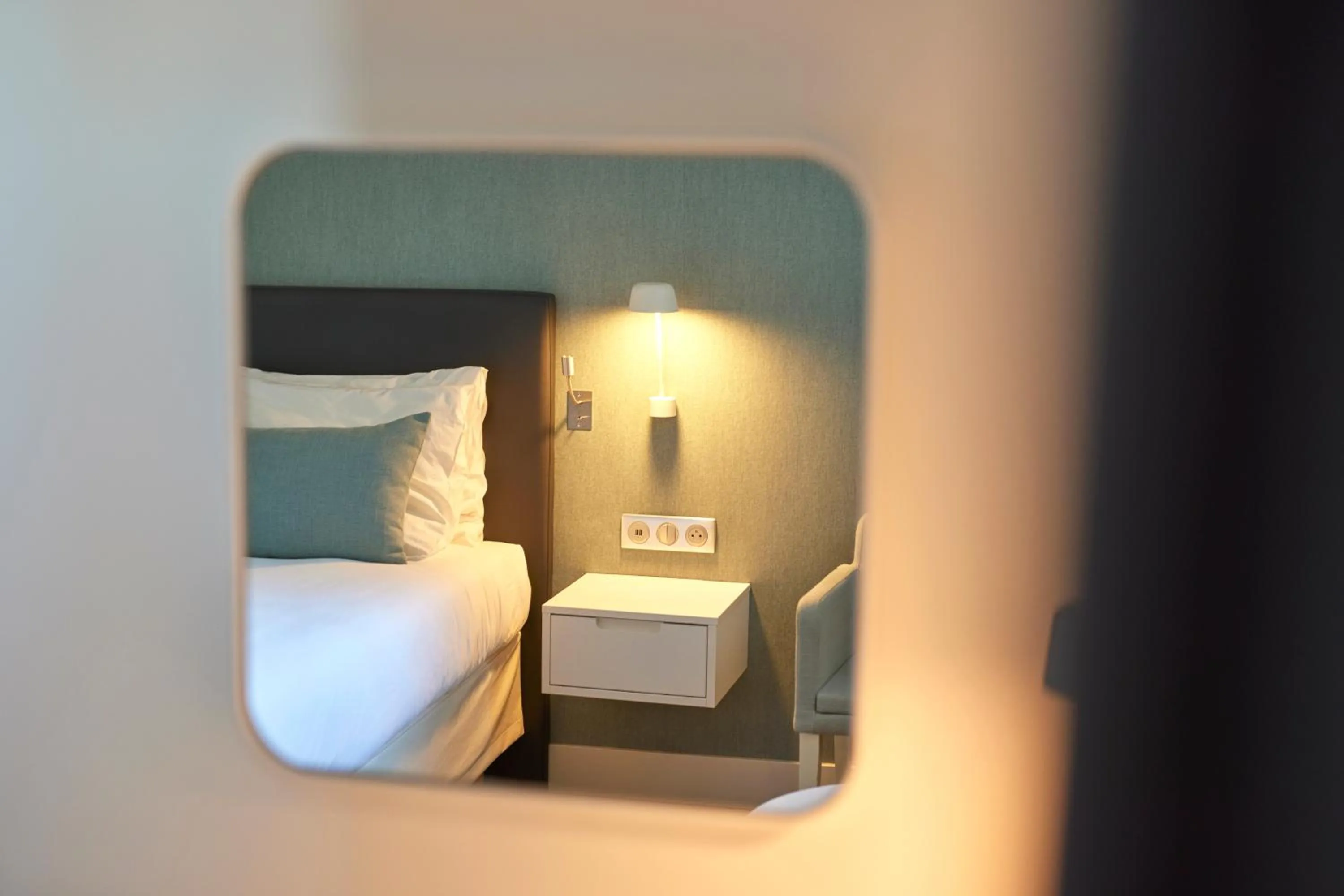 Bedroom, Bed in Van der Valk Hotel Saint-Aygulf