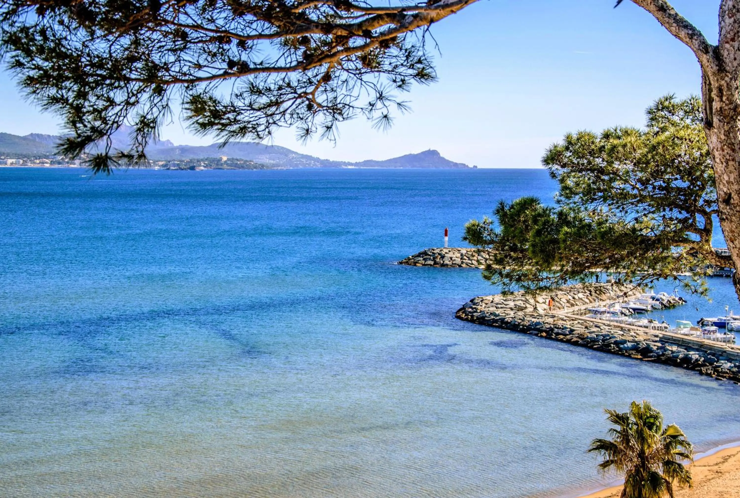 Sea view in Van der Valk Hotel Saint-Aygulf