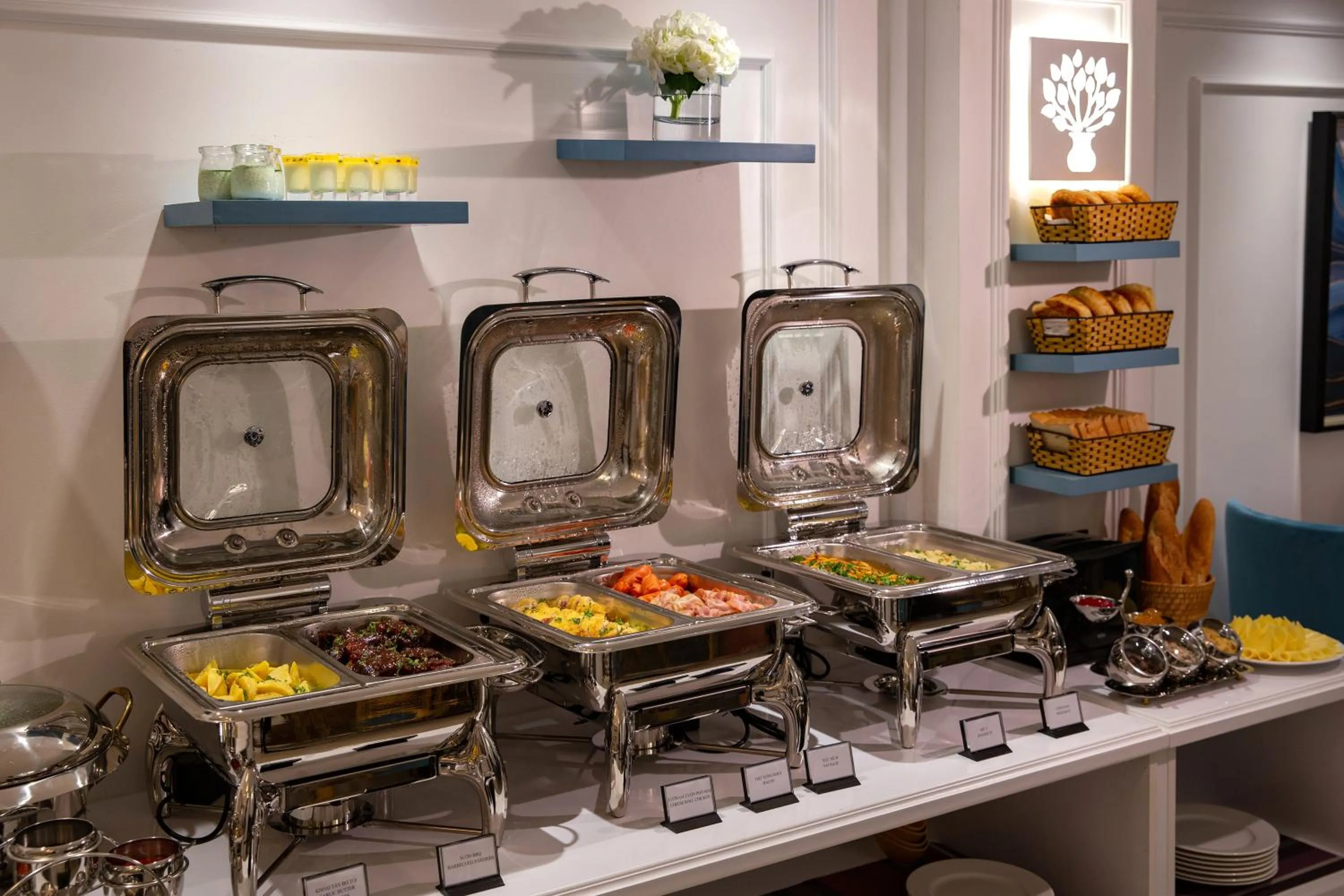 Restaurant/places to eat in Hanoi Fiesta Central Hotel and Spa