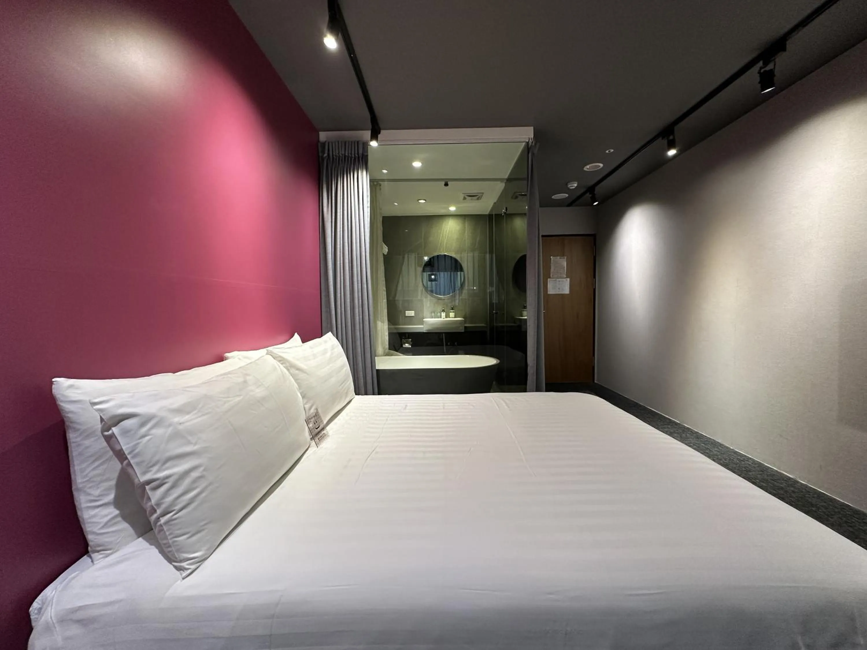 Photo of the whole room, Bed in Cho Hotel 3