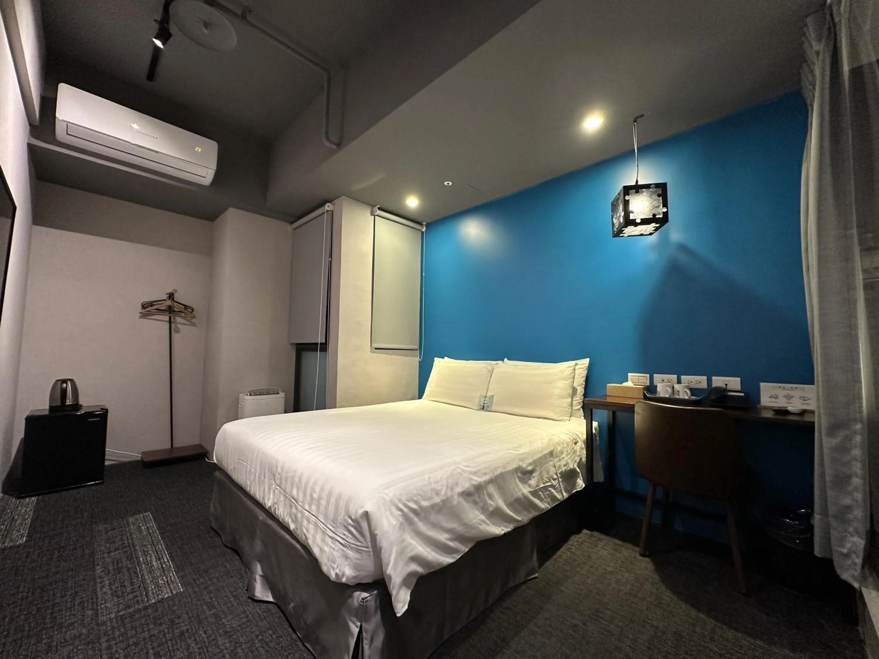 Photo of the whole room, Bed in Cho Hotel 3