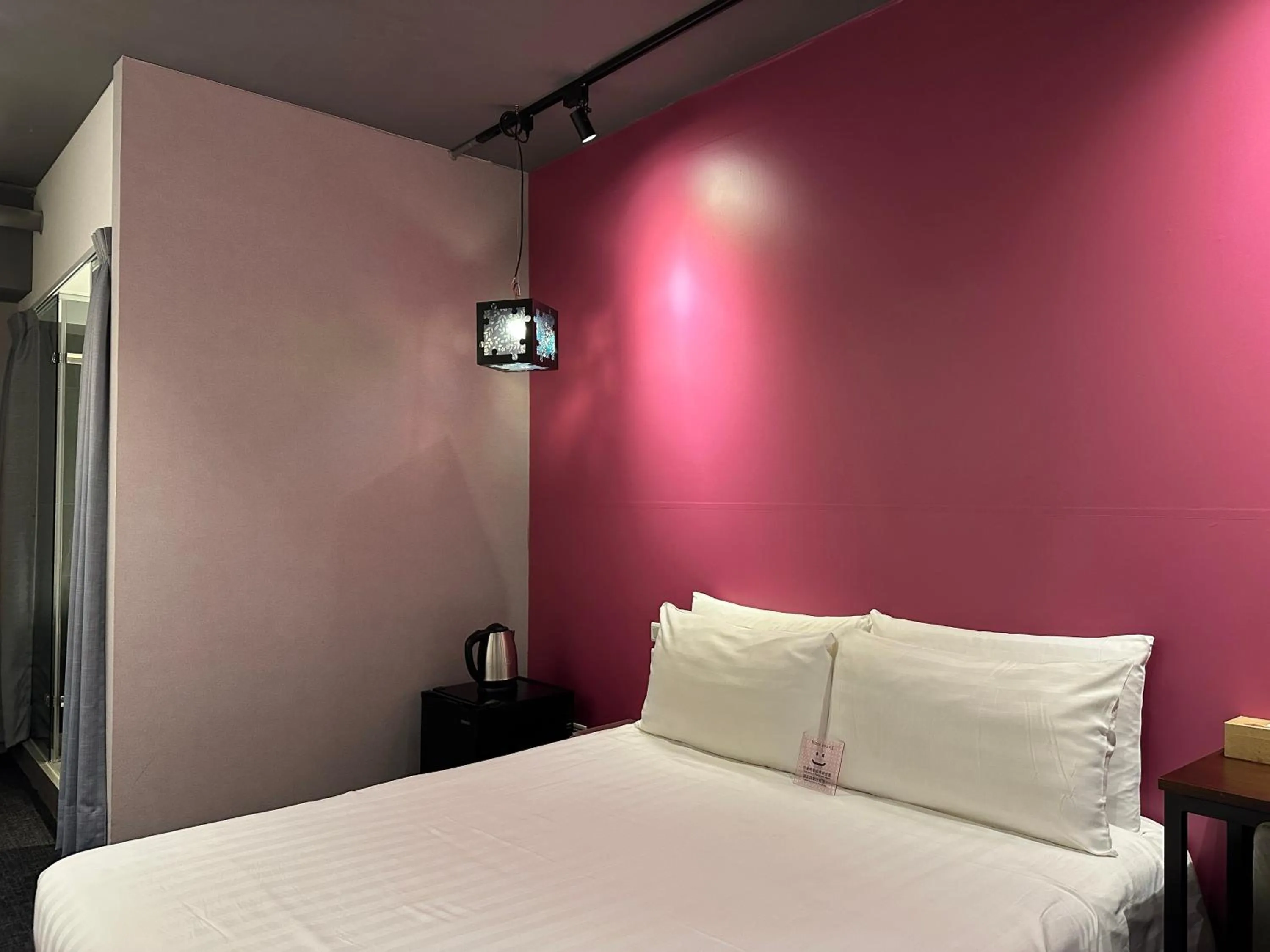 Photo of the whole room, Bed in Cho Hotel 3