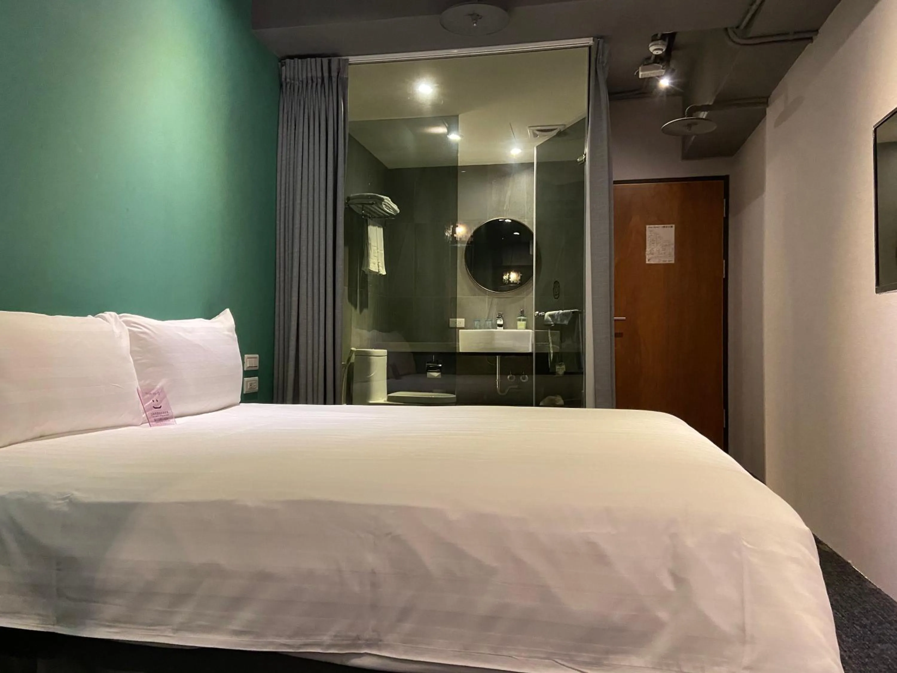 Photo of the whole room, Bed in Cho Hotel 3