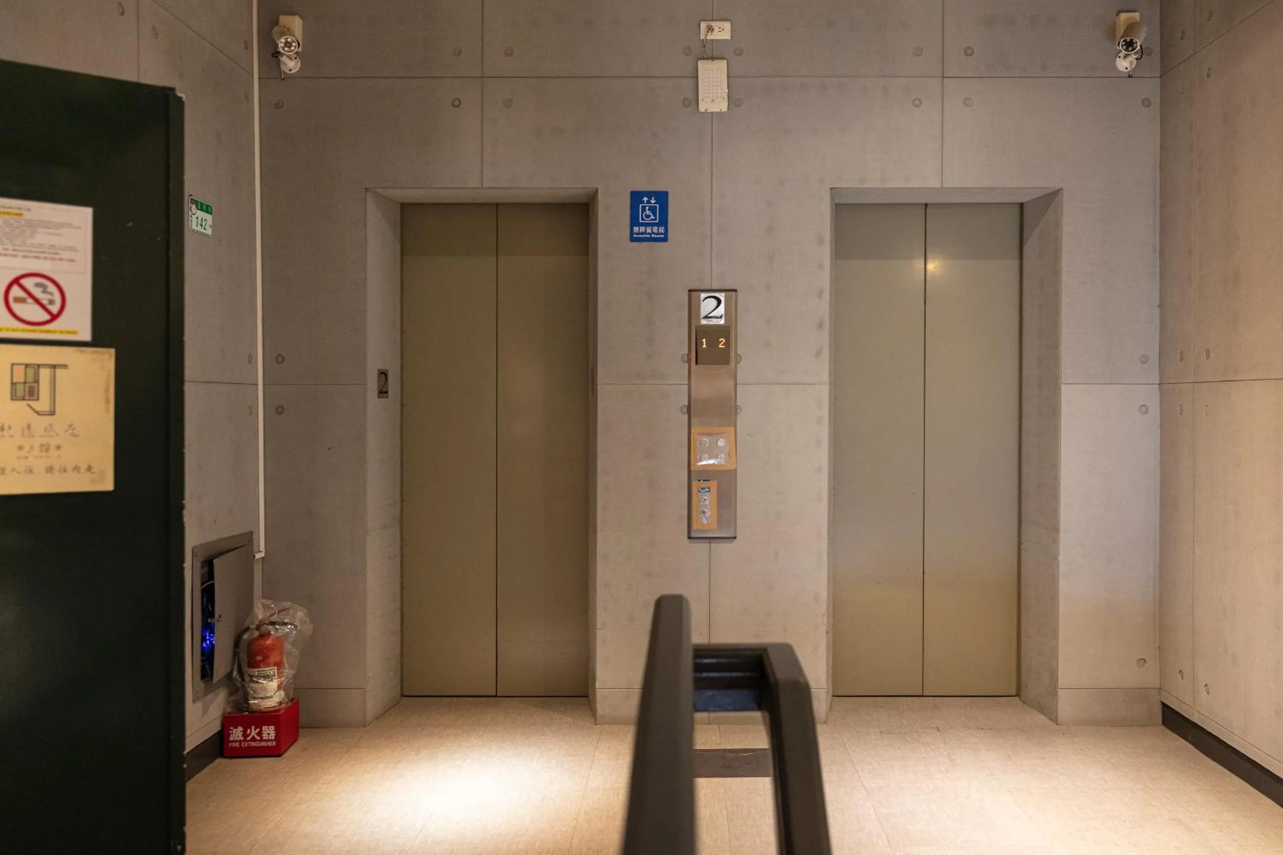 elevator in Cho Hotel 3