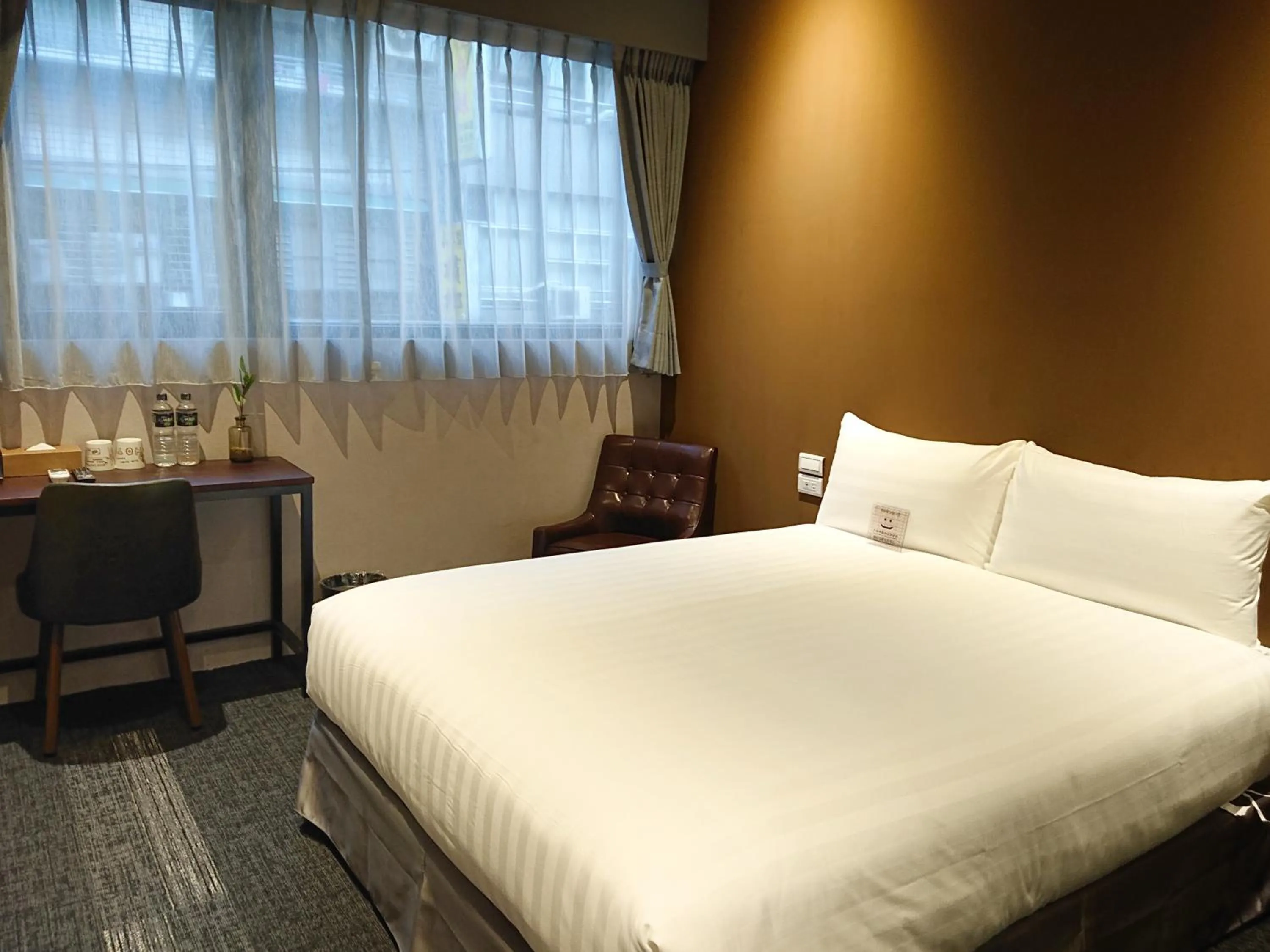 Photo of the whole room, Bed in Cho Hotel 3