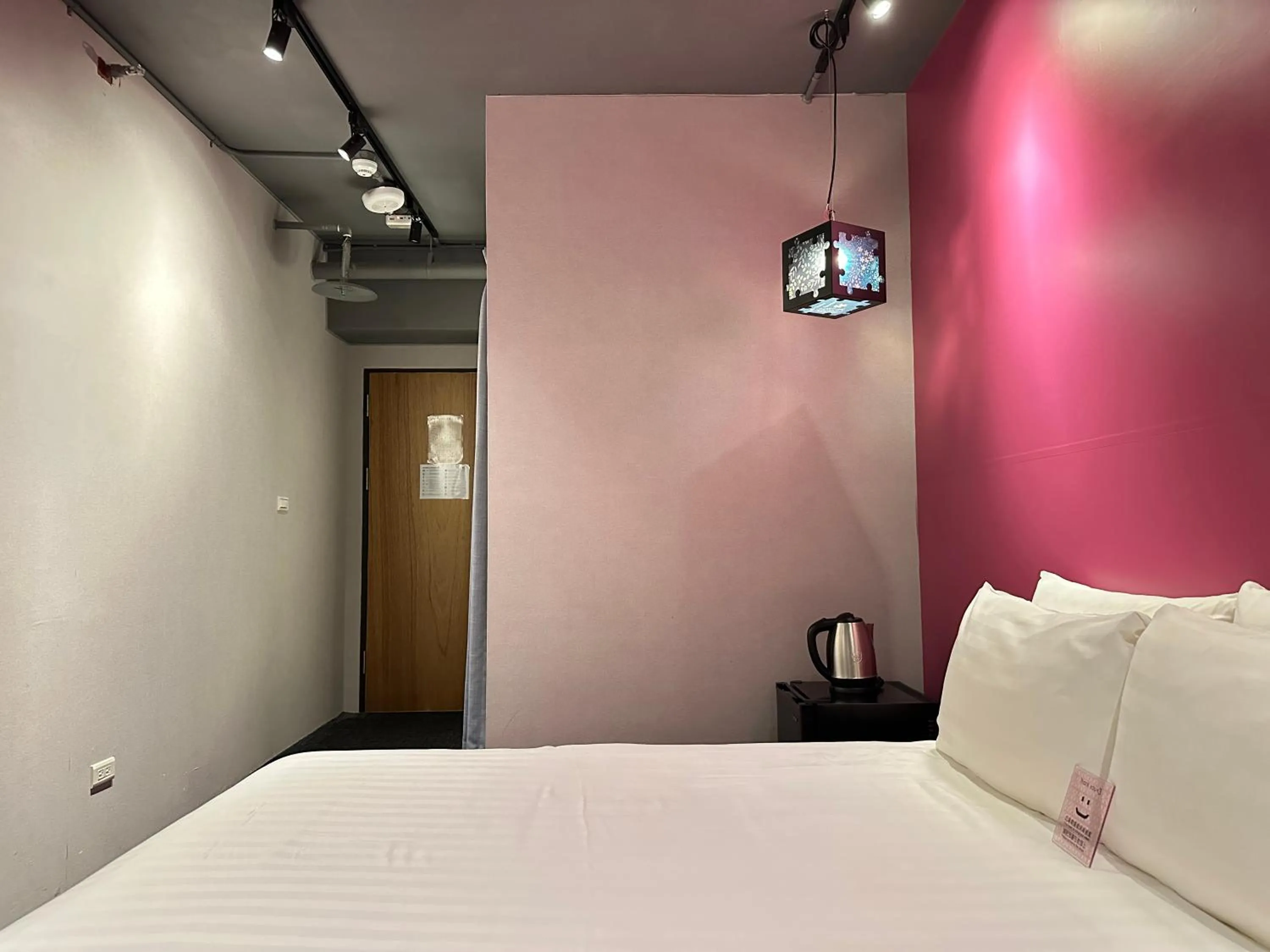 Photo of the whole room, Bed in Cho Hotel 3