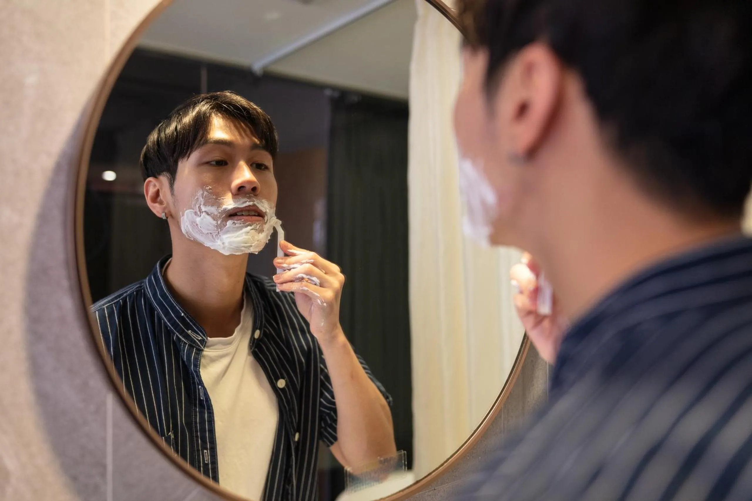 People in Cho Hotel 3