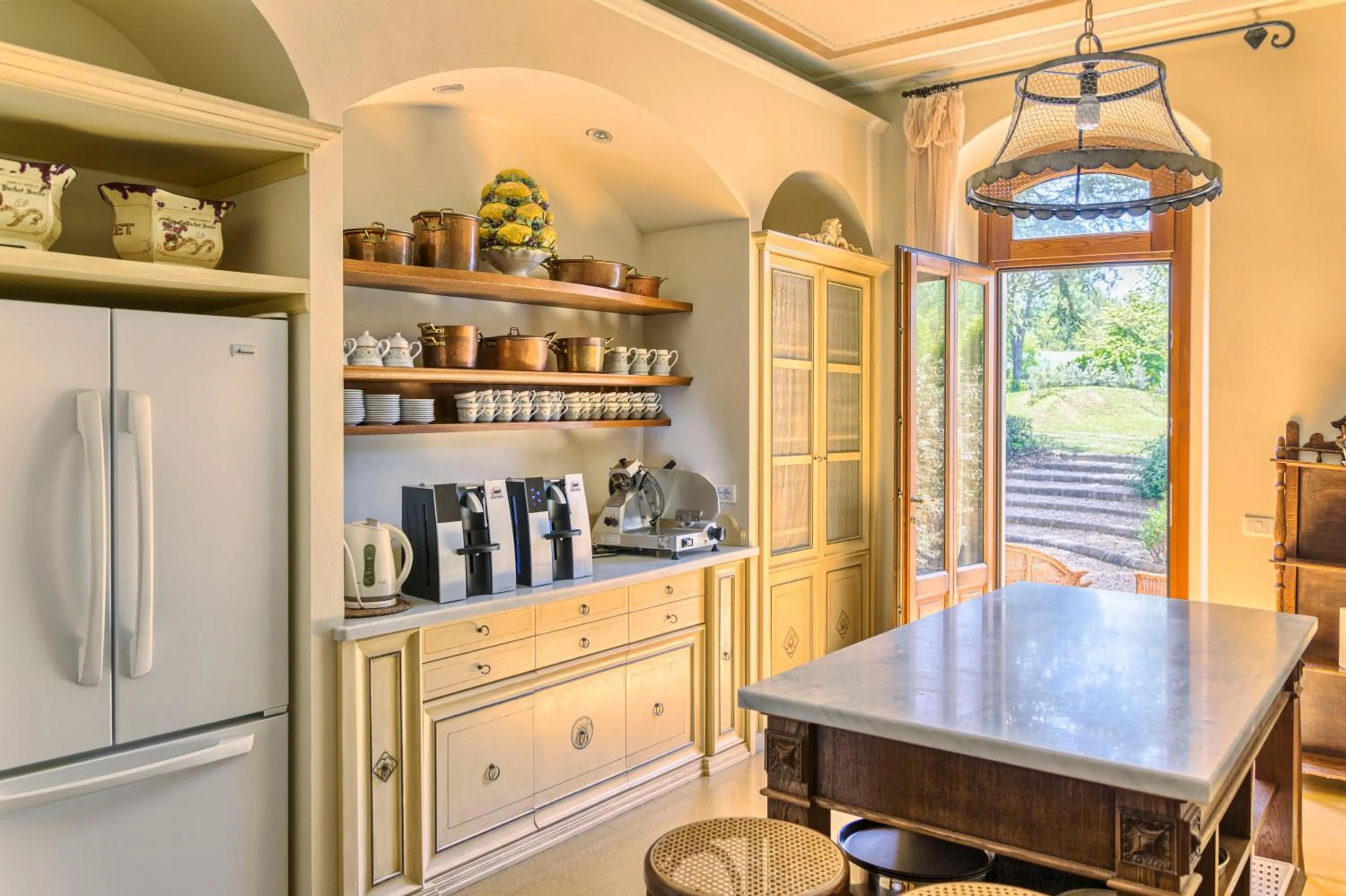 Communal kitchen in Villa Sestilia Guest House
