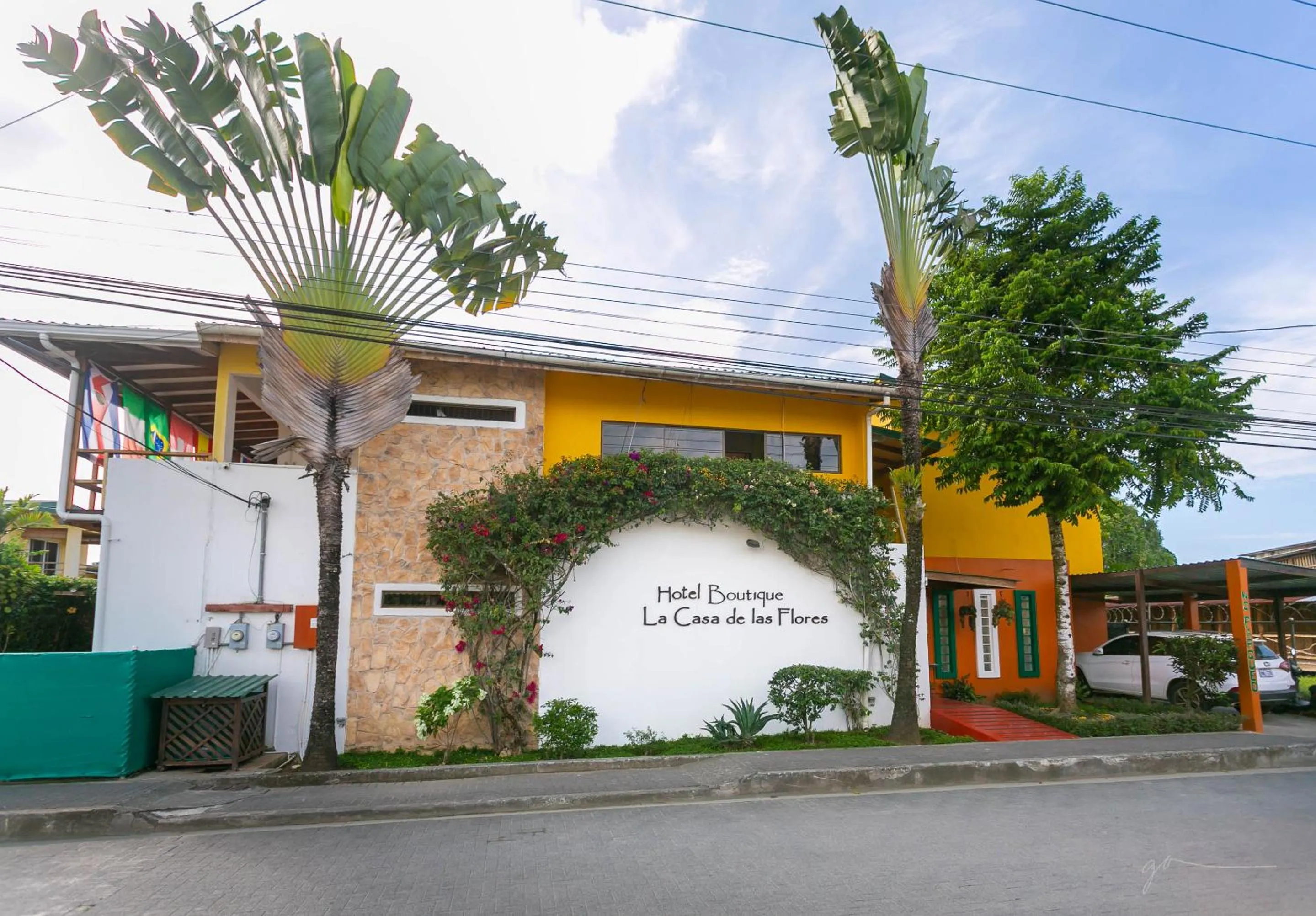 Property building in Hotel Boutique La Casa de las Flores