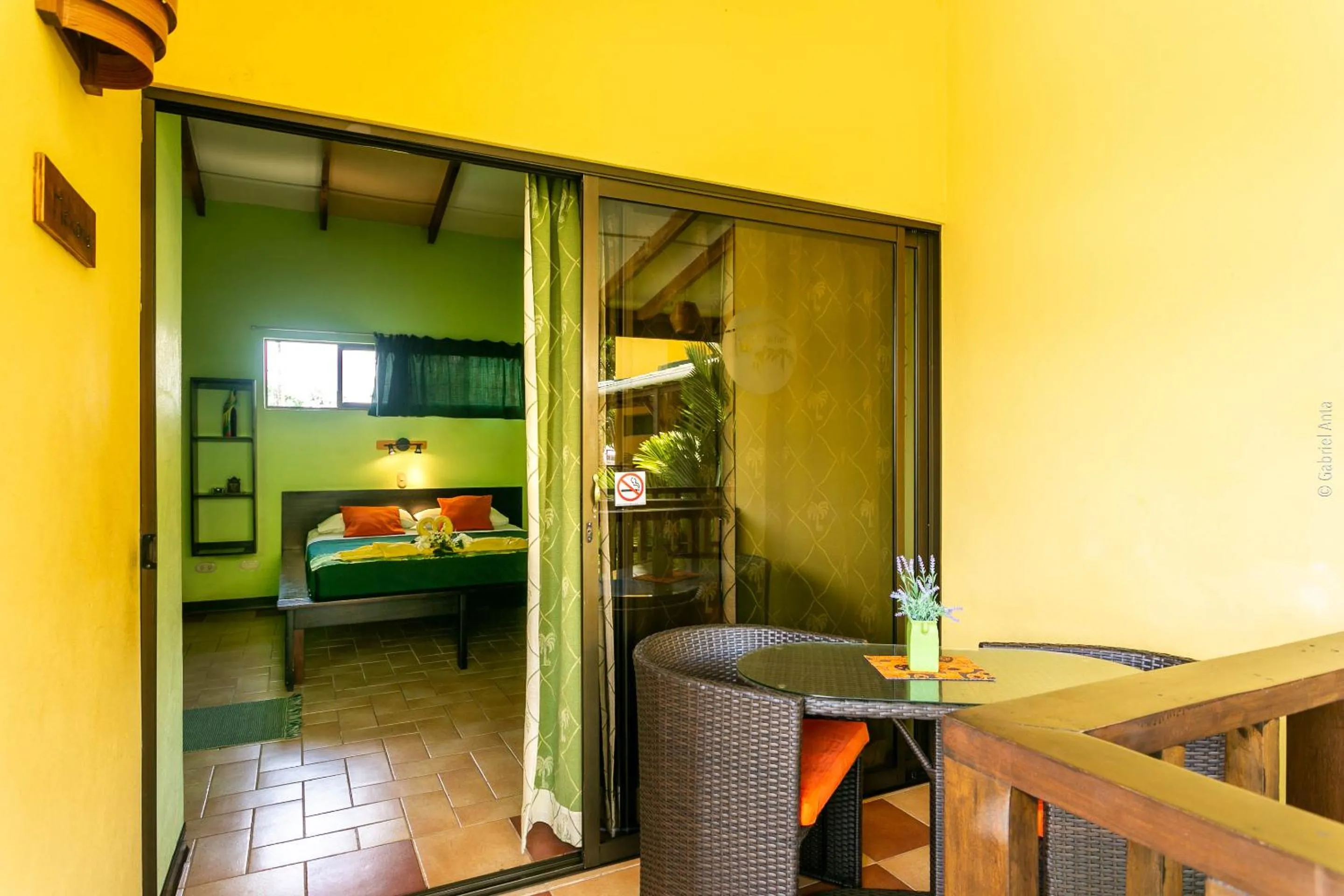 Balcony/Terrace, Bed in Hotel Boutique La Casa de las Flores