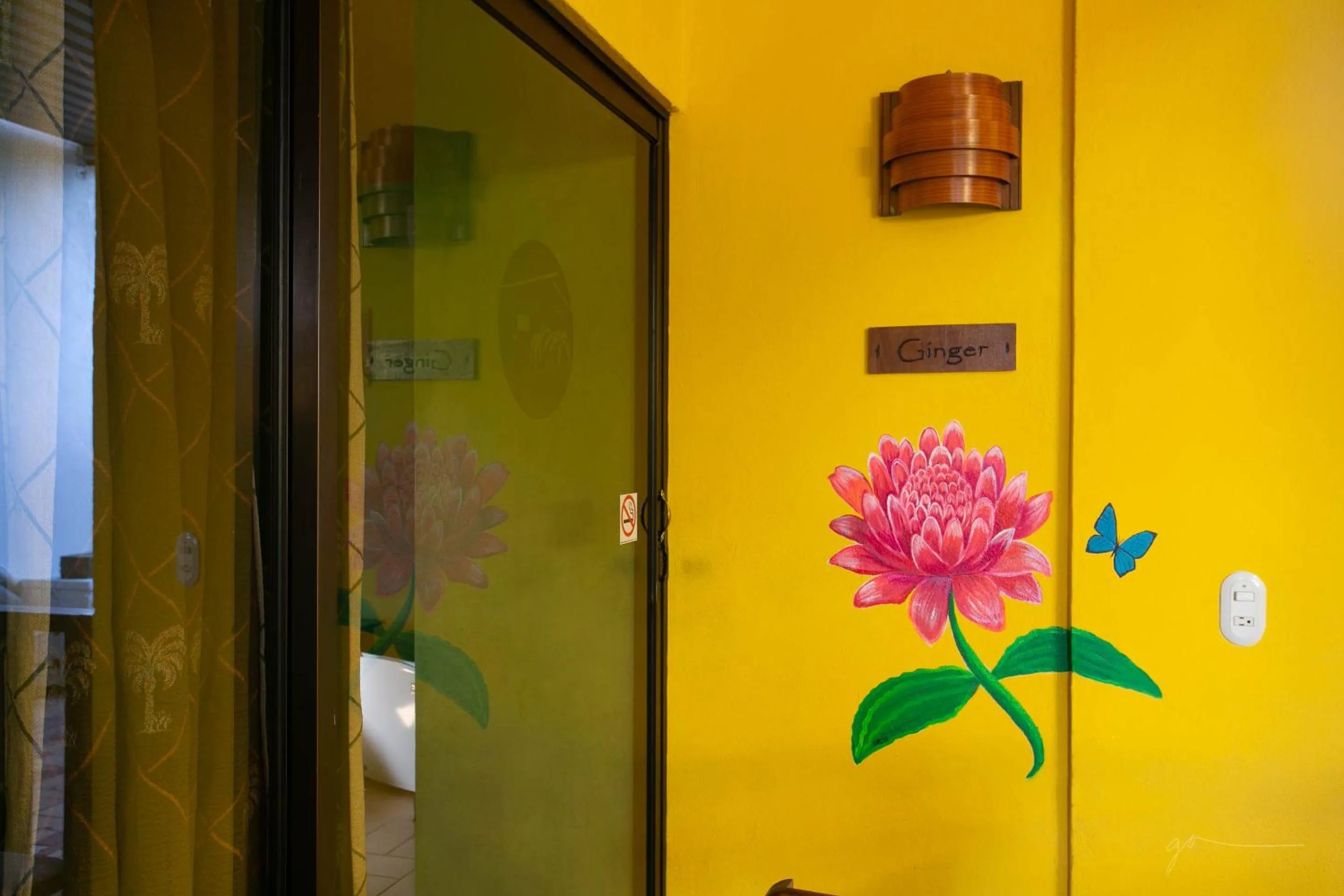 Property building in Hotel Boutique La Casa de las Flores