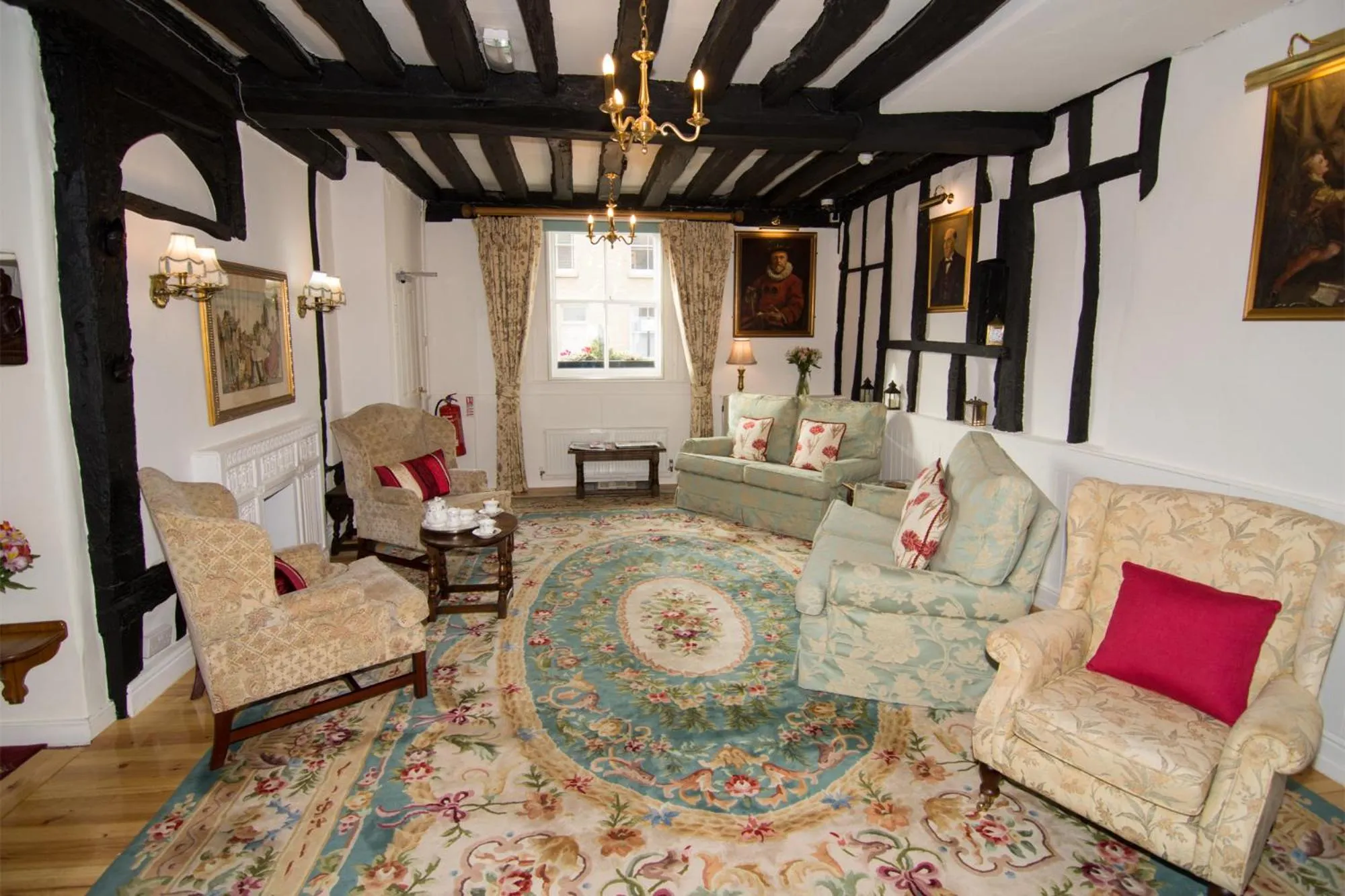 Living room in The Abbey Hotel & Apartments