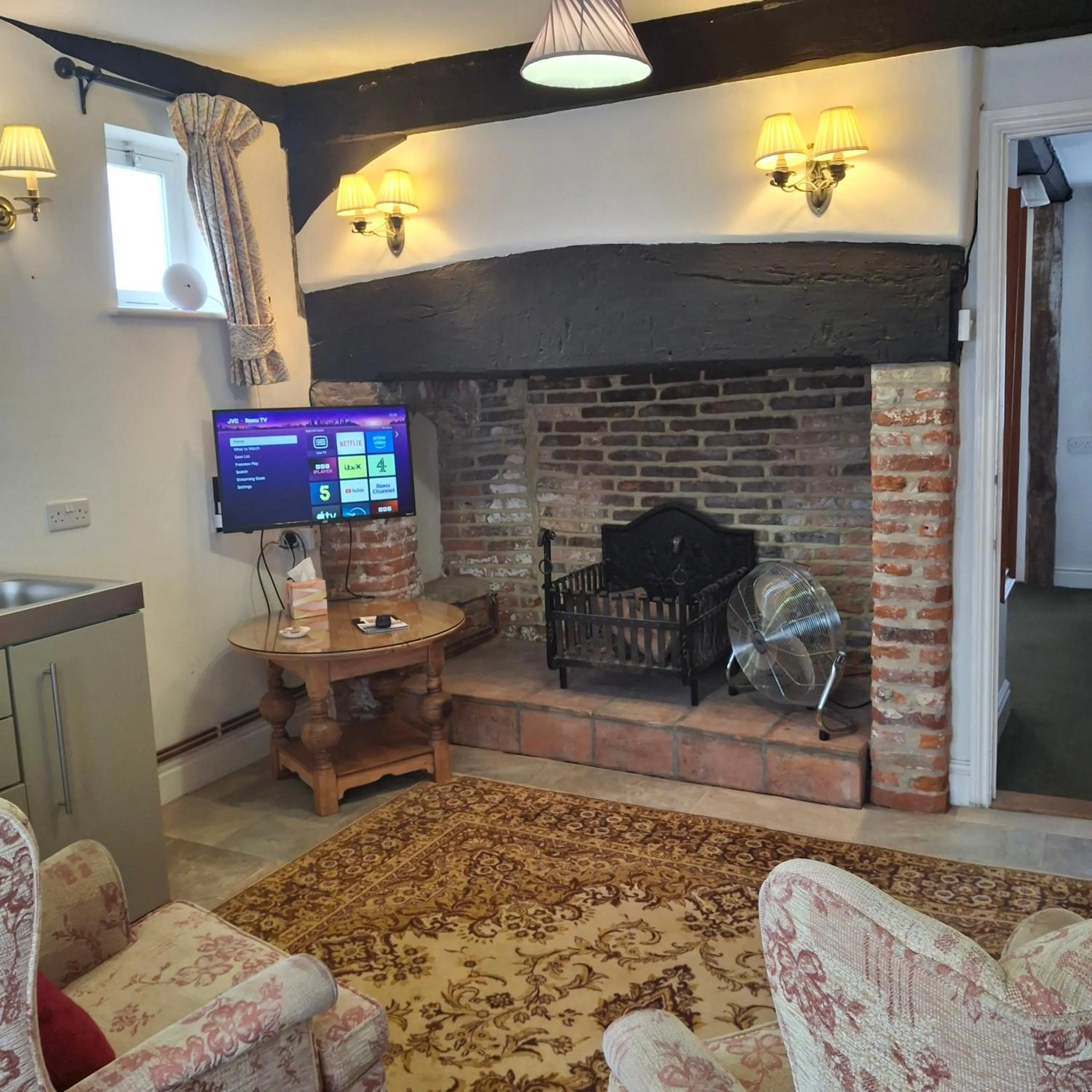 TV and multimedia in The Abbey Hotel & Apartments