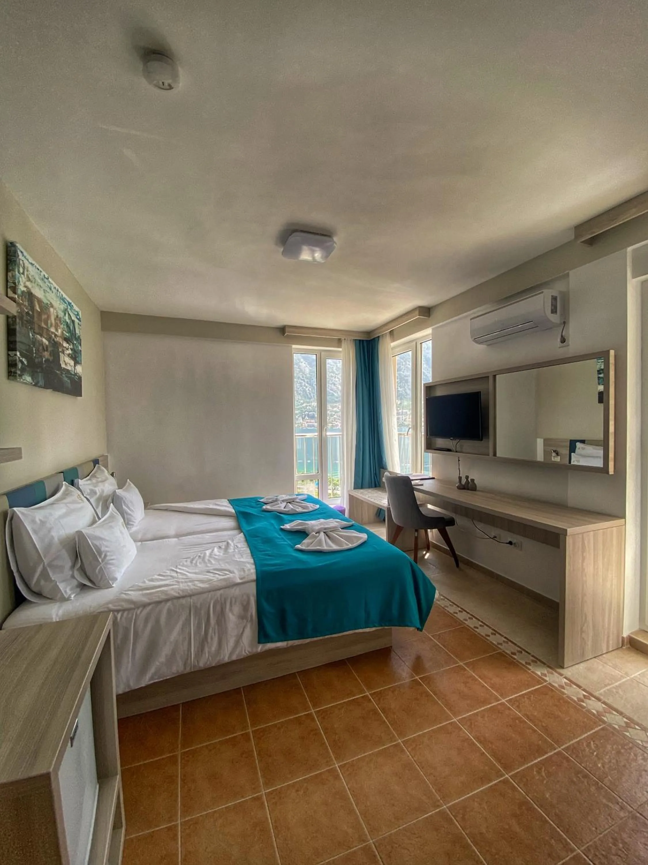 Property building, Bed in Montebay Perla