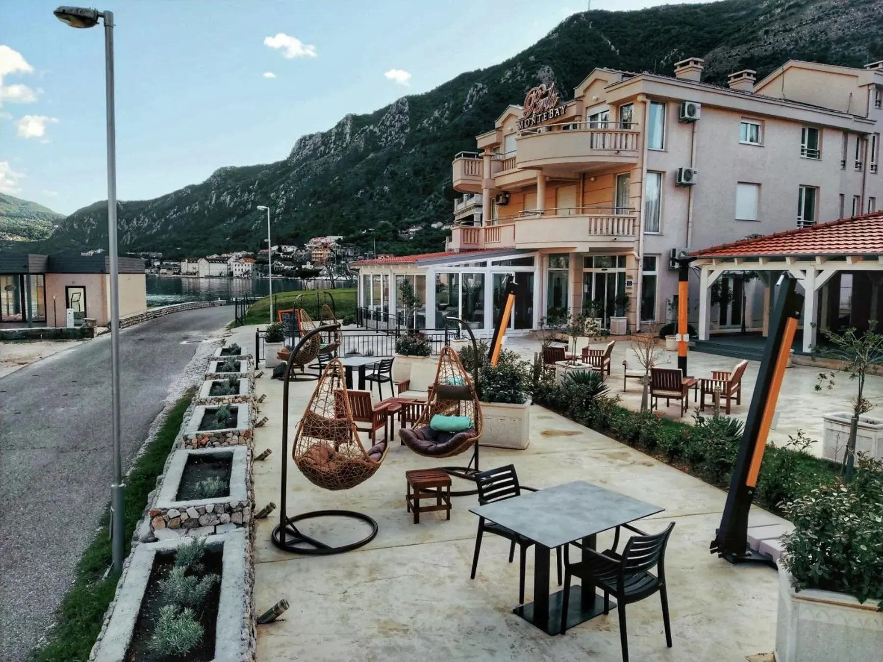 Property building in Montebay Perla Property building in Montebay Perla