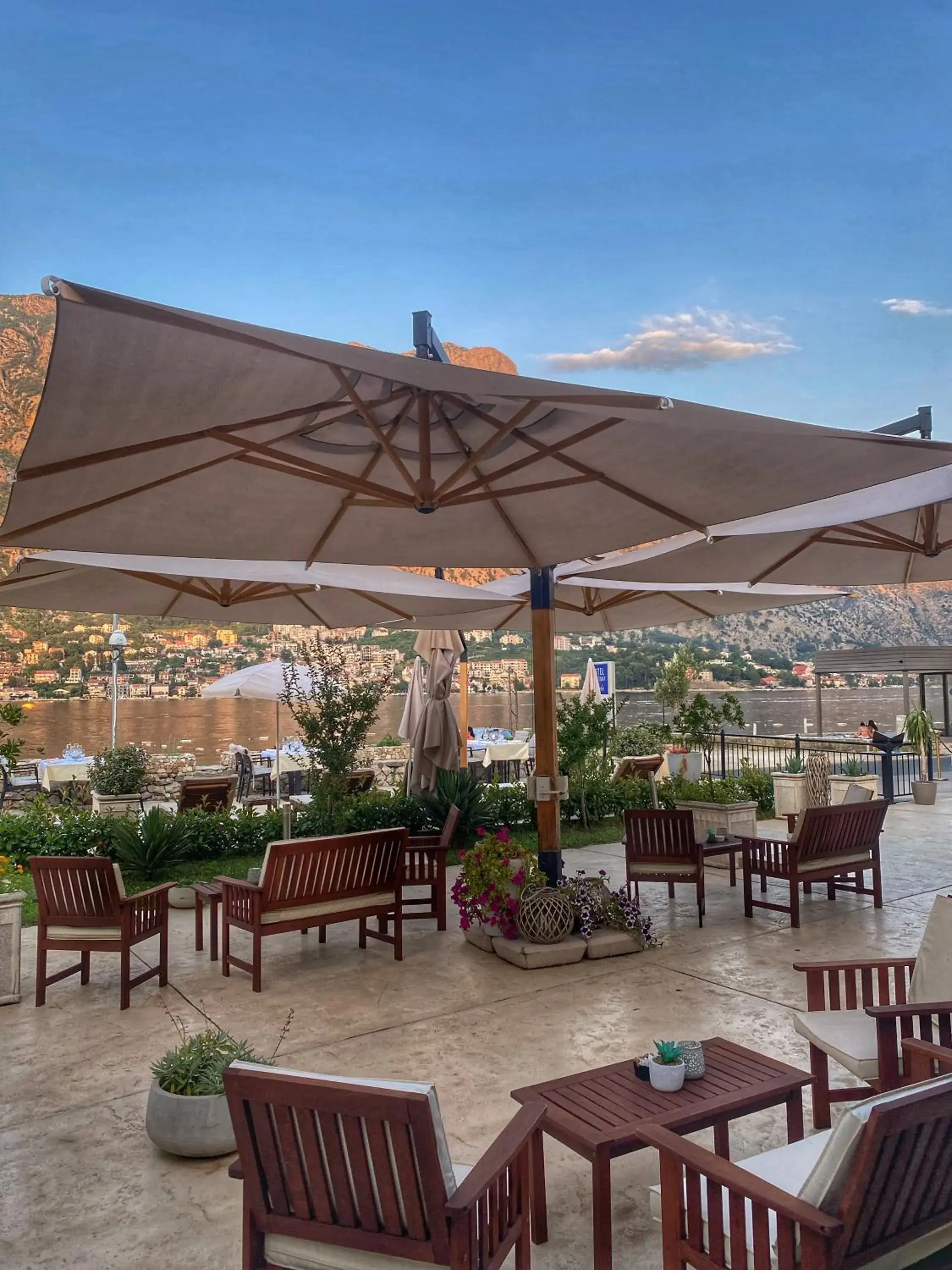 Property building in Montebay Perla Property building in Montebay Perla