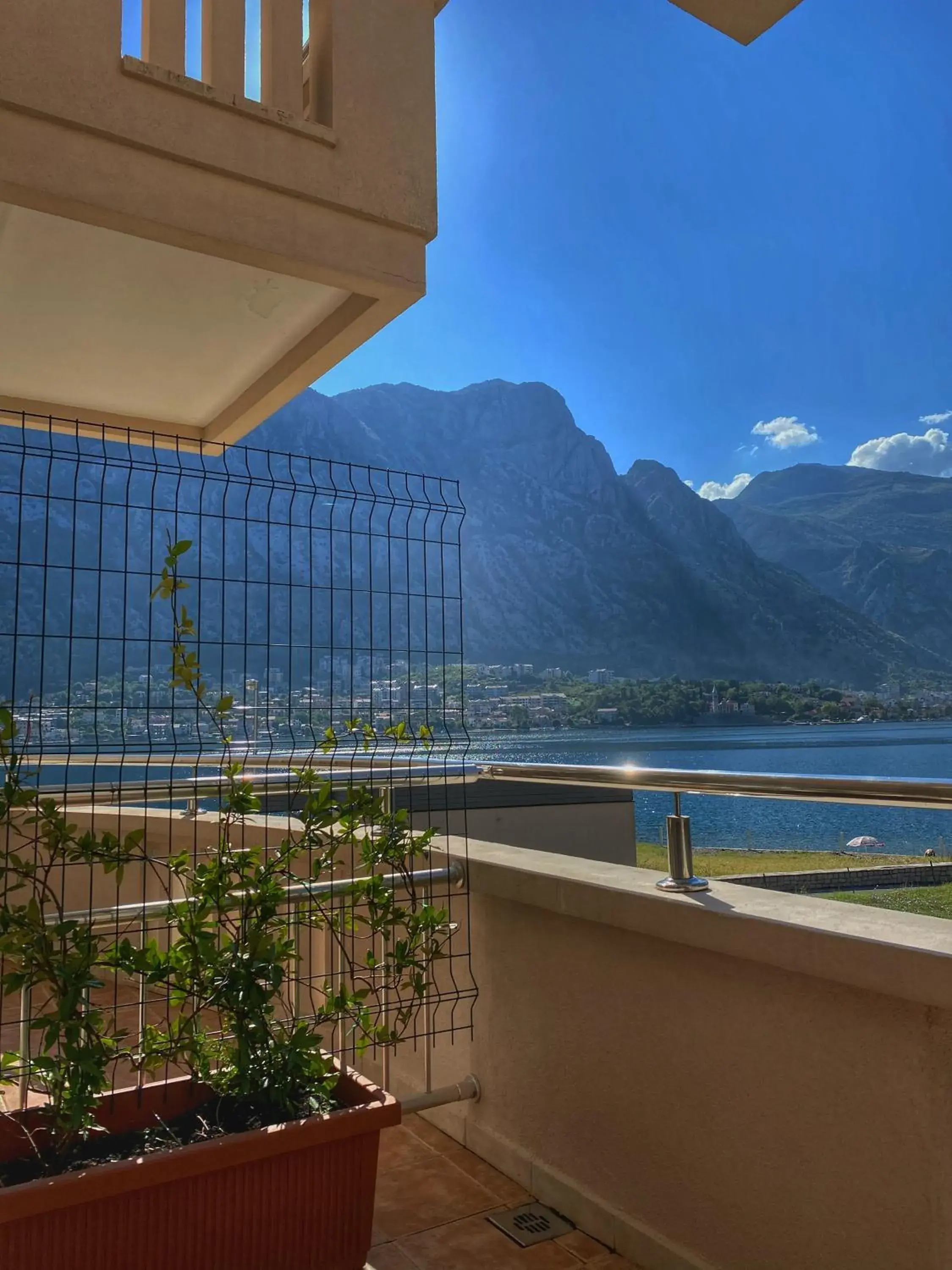 Property building in Montebay Perla Property building in Montebay Perla