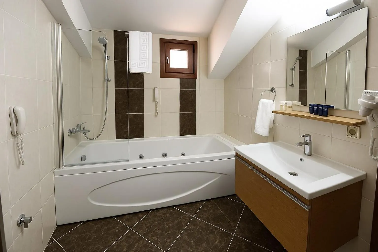 Hot Tub in Grand Hotel Avcılar