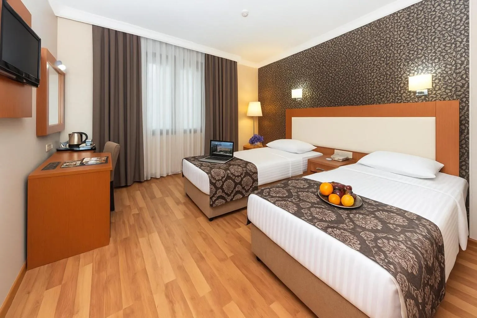 Photo of the whole room, Bed in Grand Hotel Avcılar