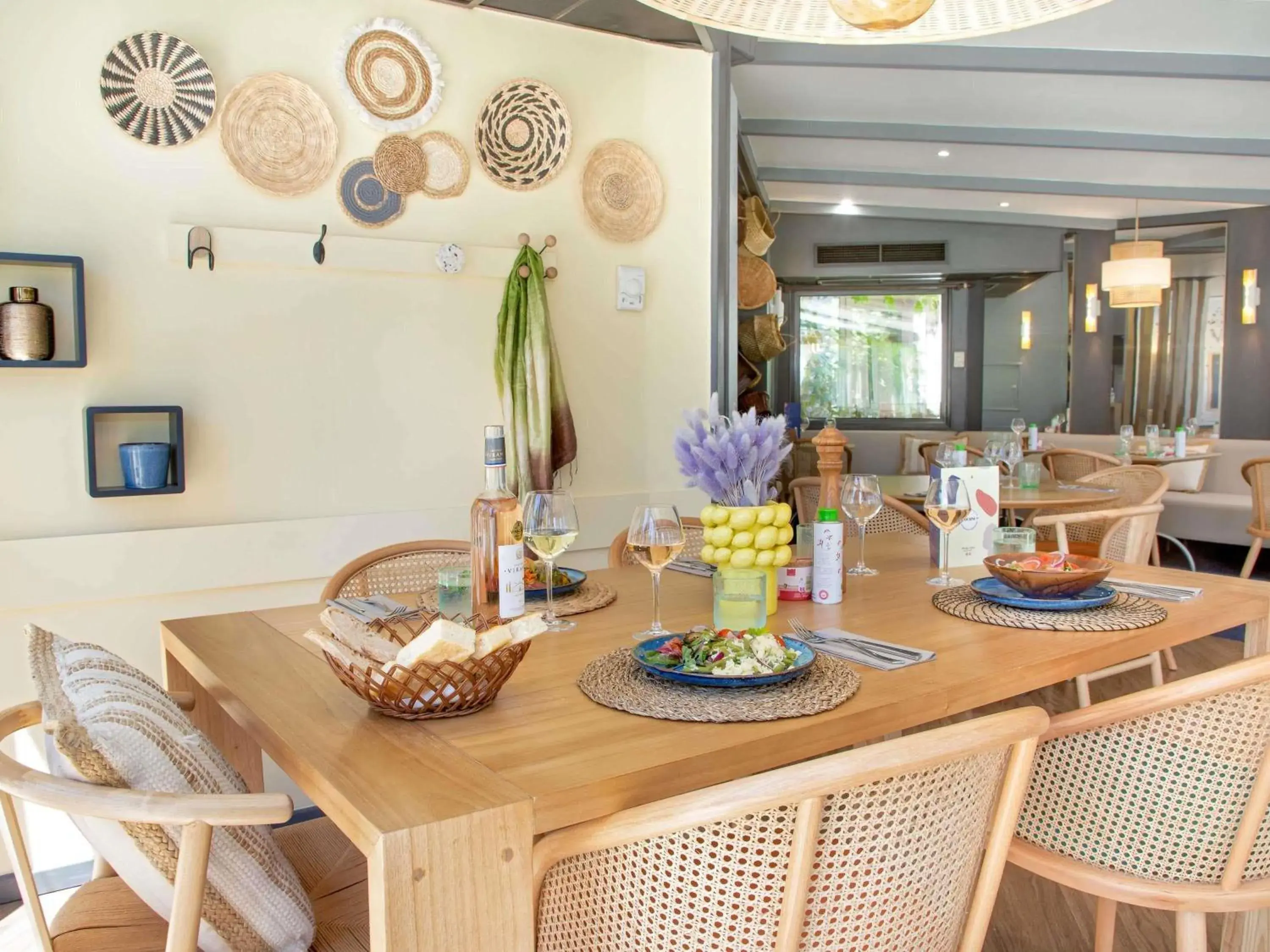 Restaurant/places to eat in ibis Salon de Provence Restaurant/places to eat in ibis Salon de Provence