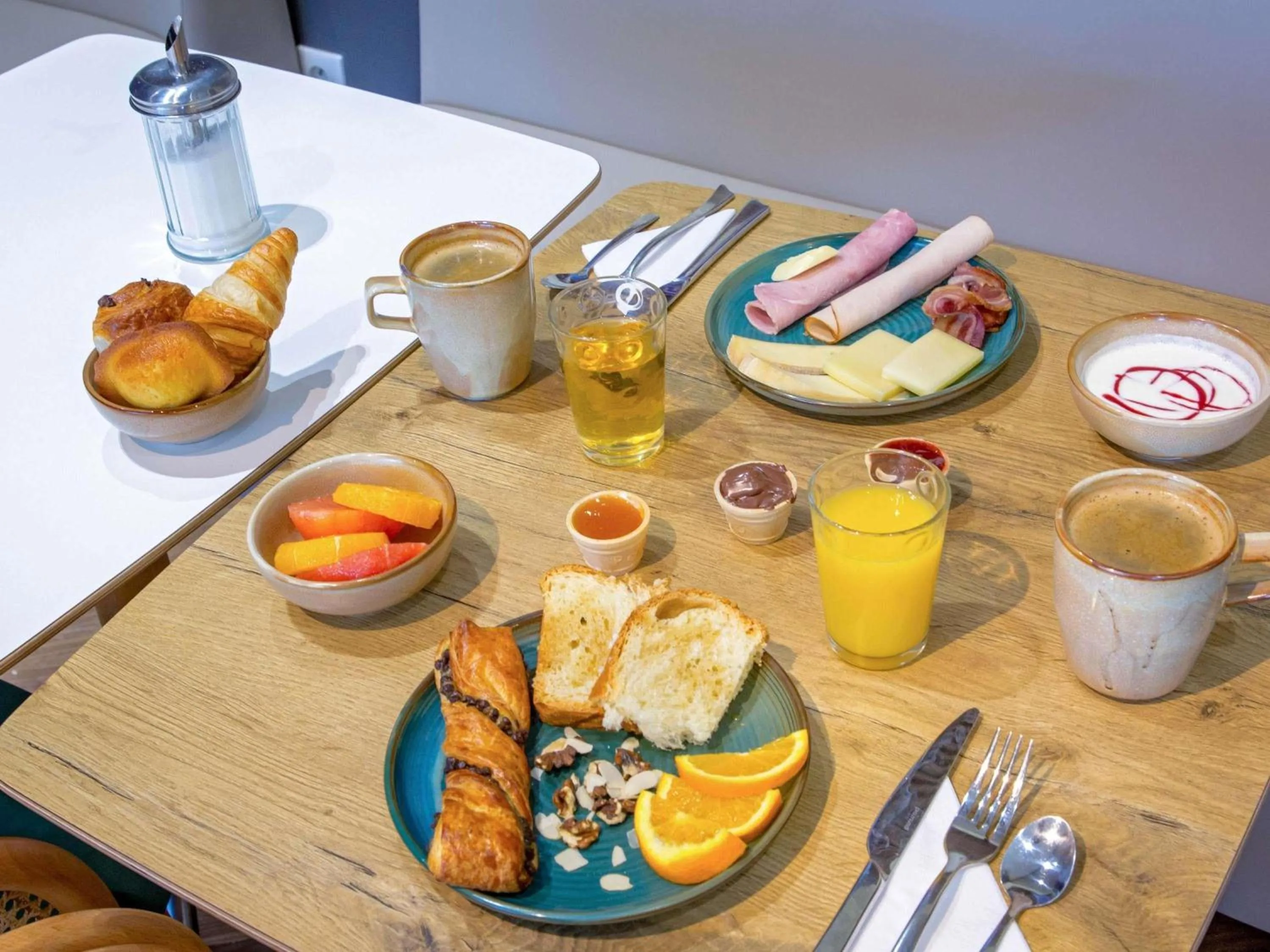 Breakfast in ibis Salon de Provence