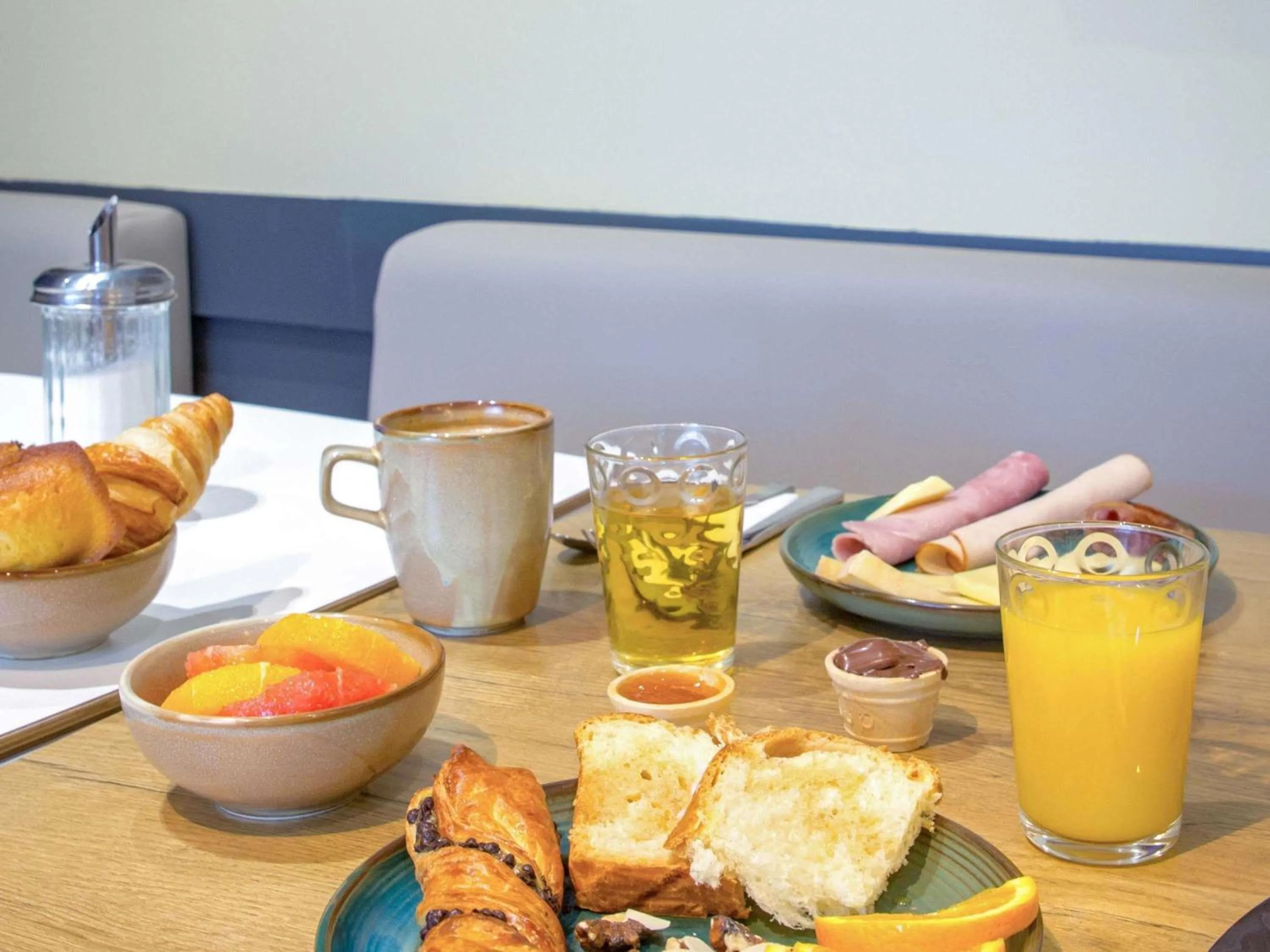 Restaurant/places to eat in ibis Salon de Provence