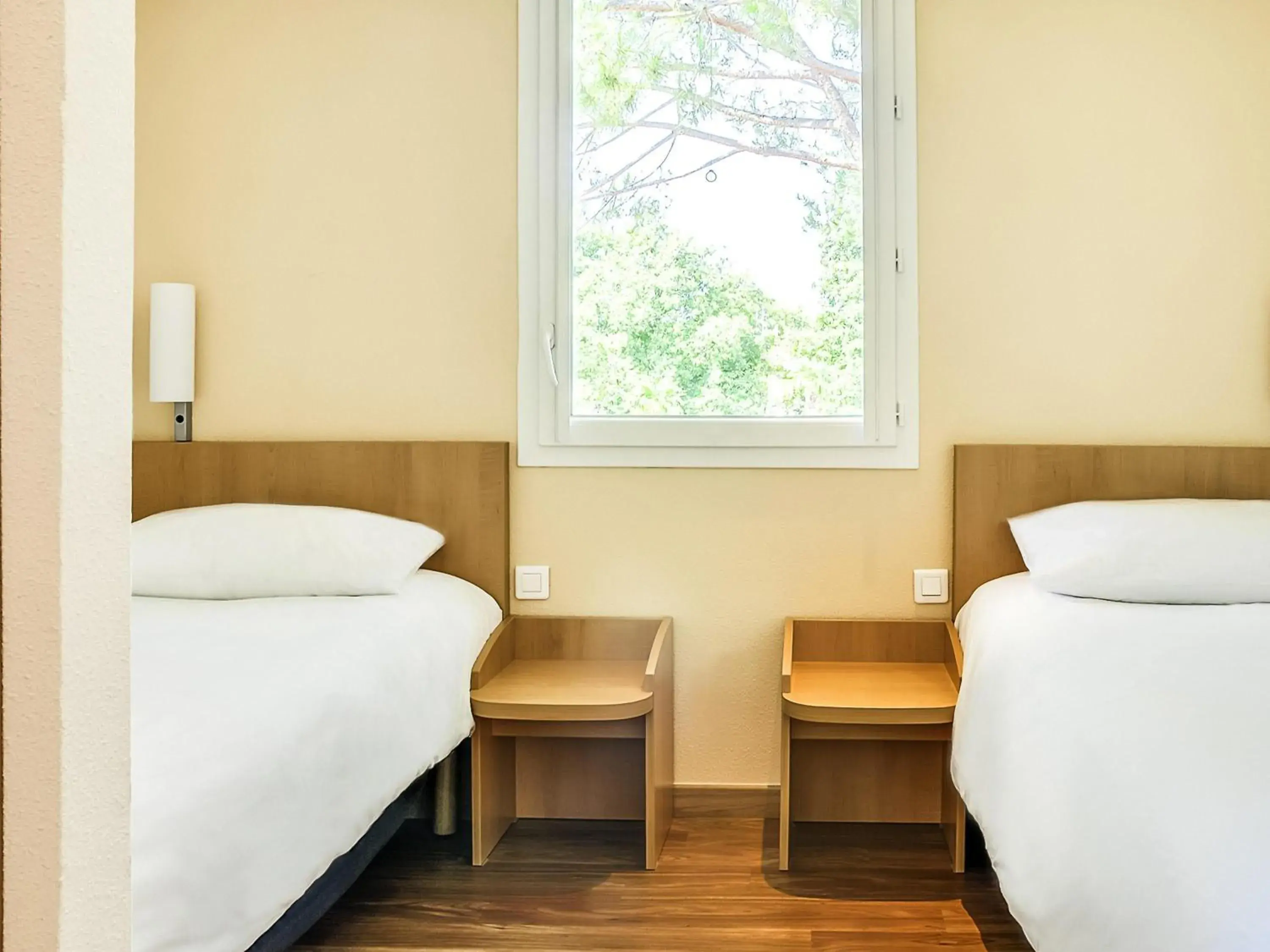 Bedroom, Bed in ibis Salon de Provence Bedroom, Bed in ibis Salon de Provence