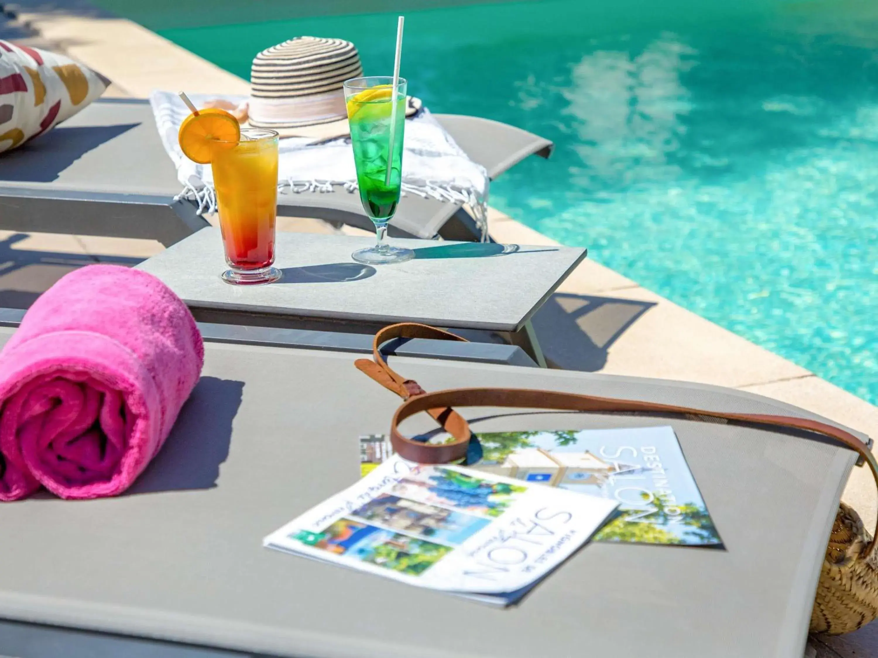 Pool view in ibis Salon de Provence Pool view in ibis Salon de Provence
