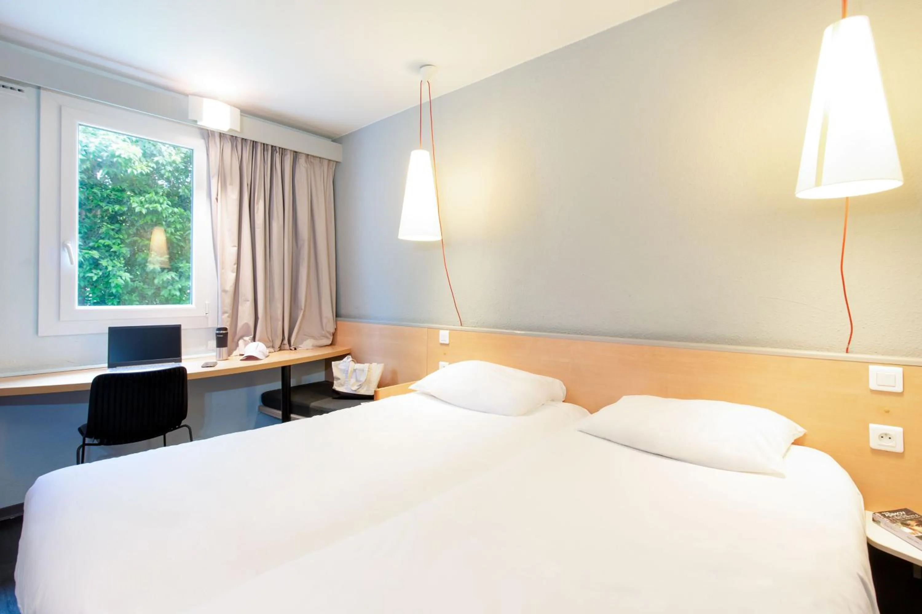 Bedroom, Bed in ibis Salon de Provence