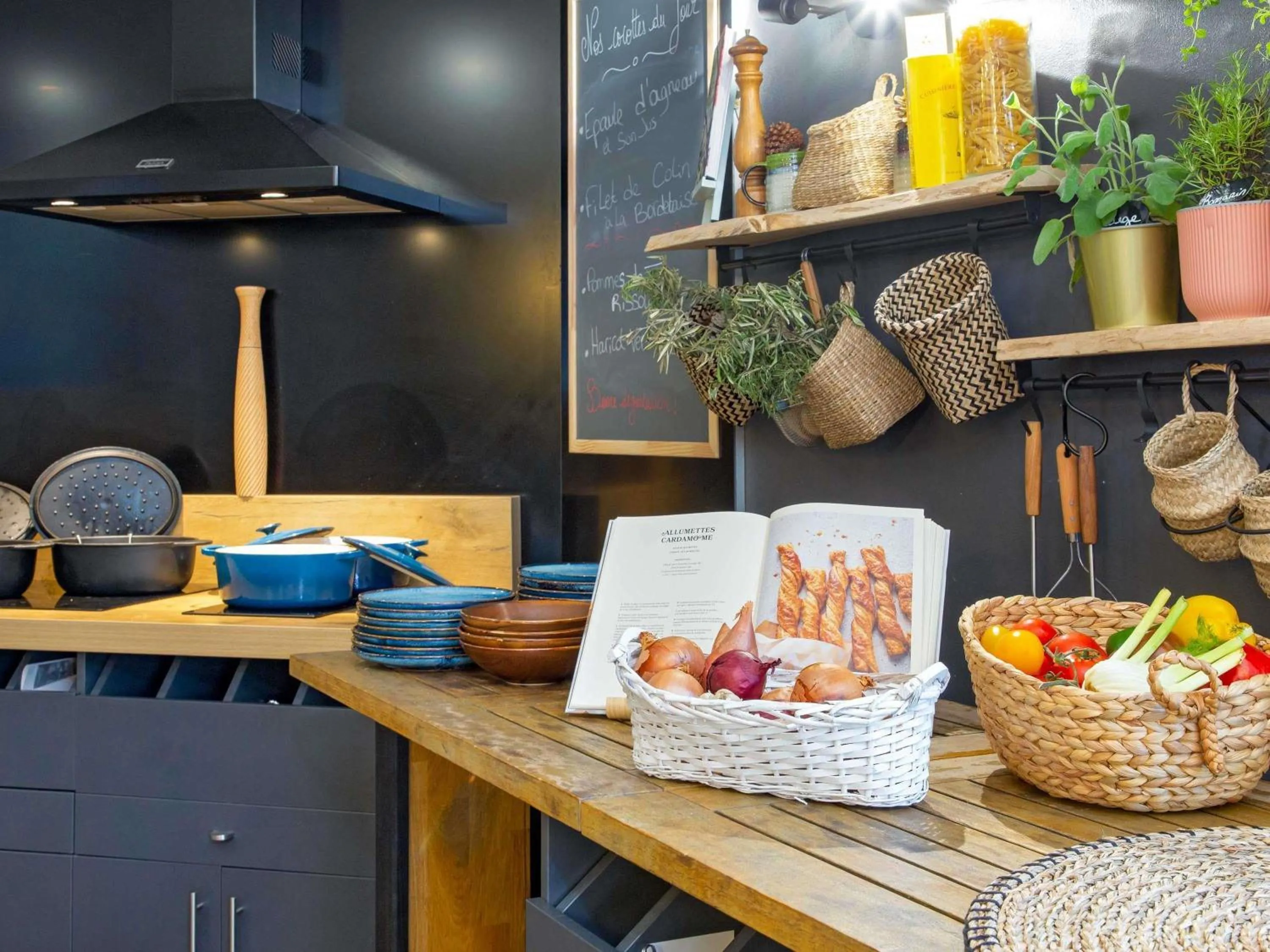 Restaurant/places to eat in ibis Salon de Provence