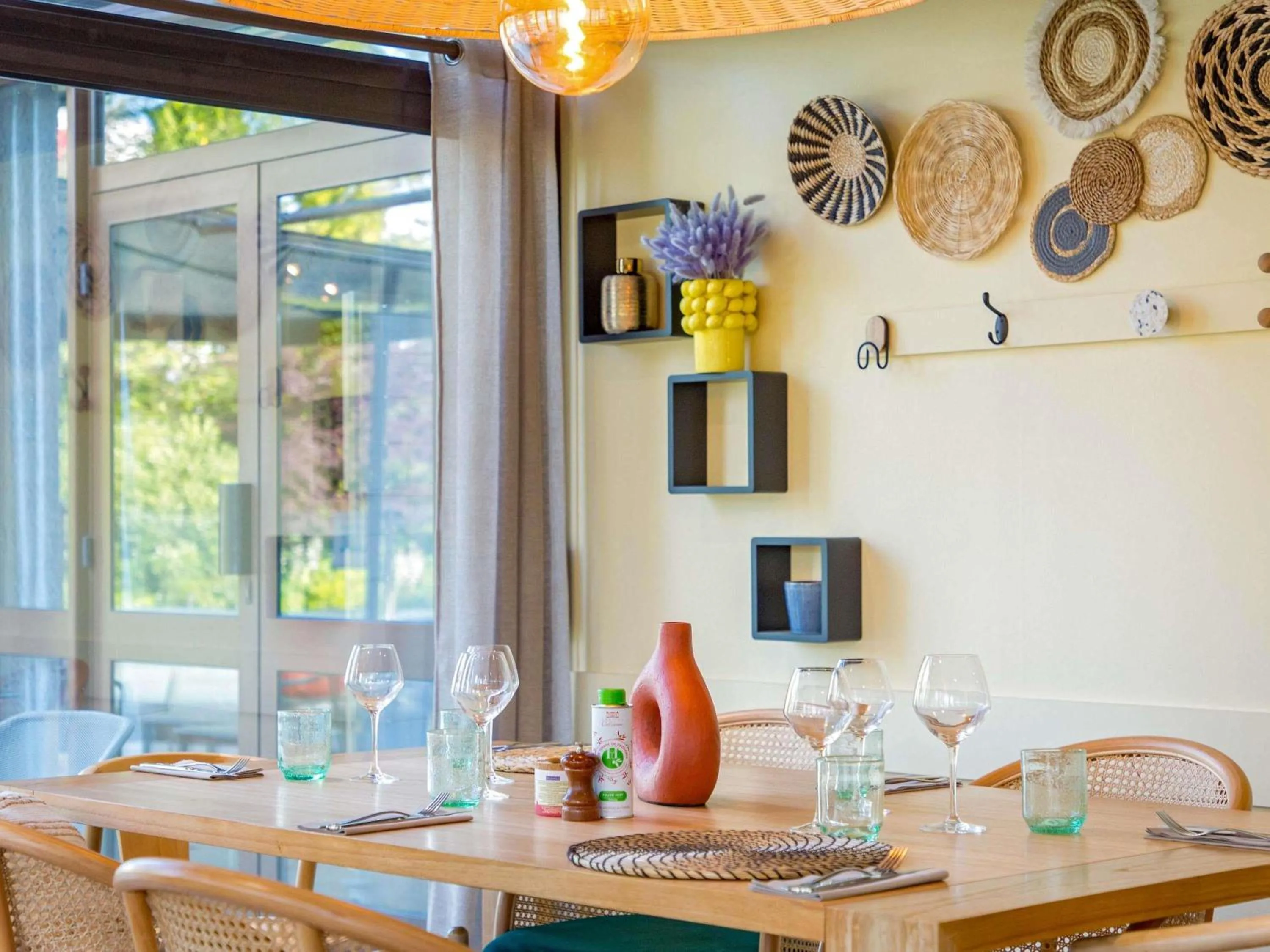 Restaurant/places to eat in ibis Salon de Provence