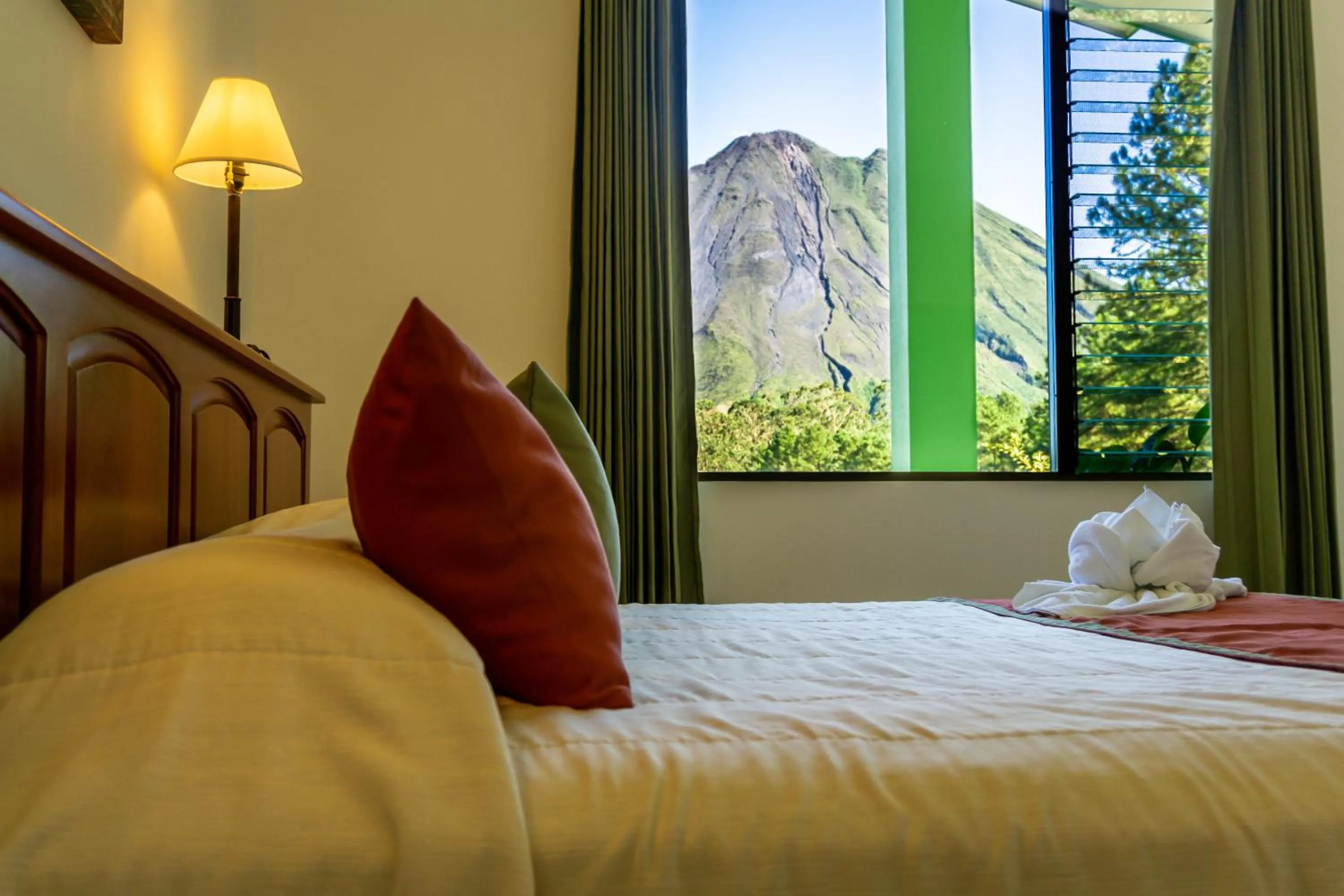 Photo of the whole room, Bed in Arenal Observatory Lodge & Trails