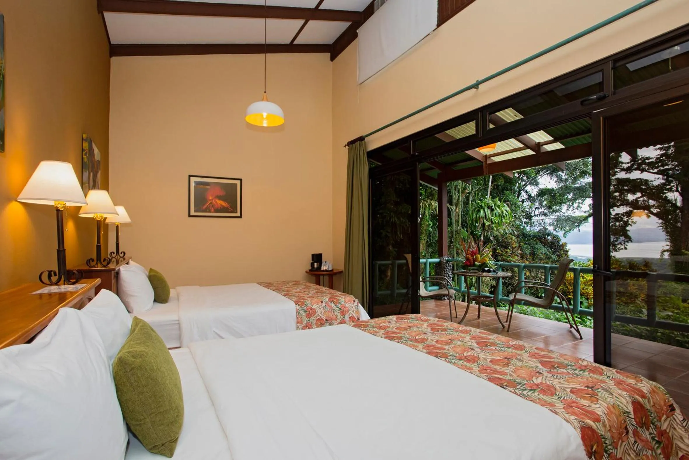 Photo of the whole room, Bed in Arenal Observatory Lodge & Trails