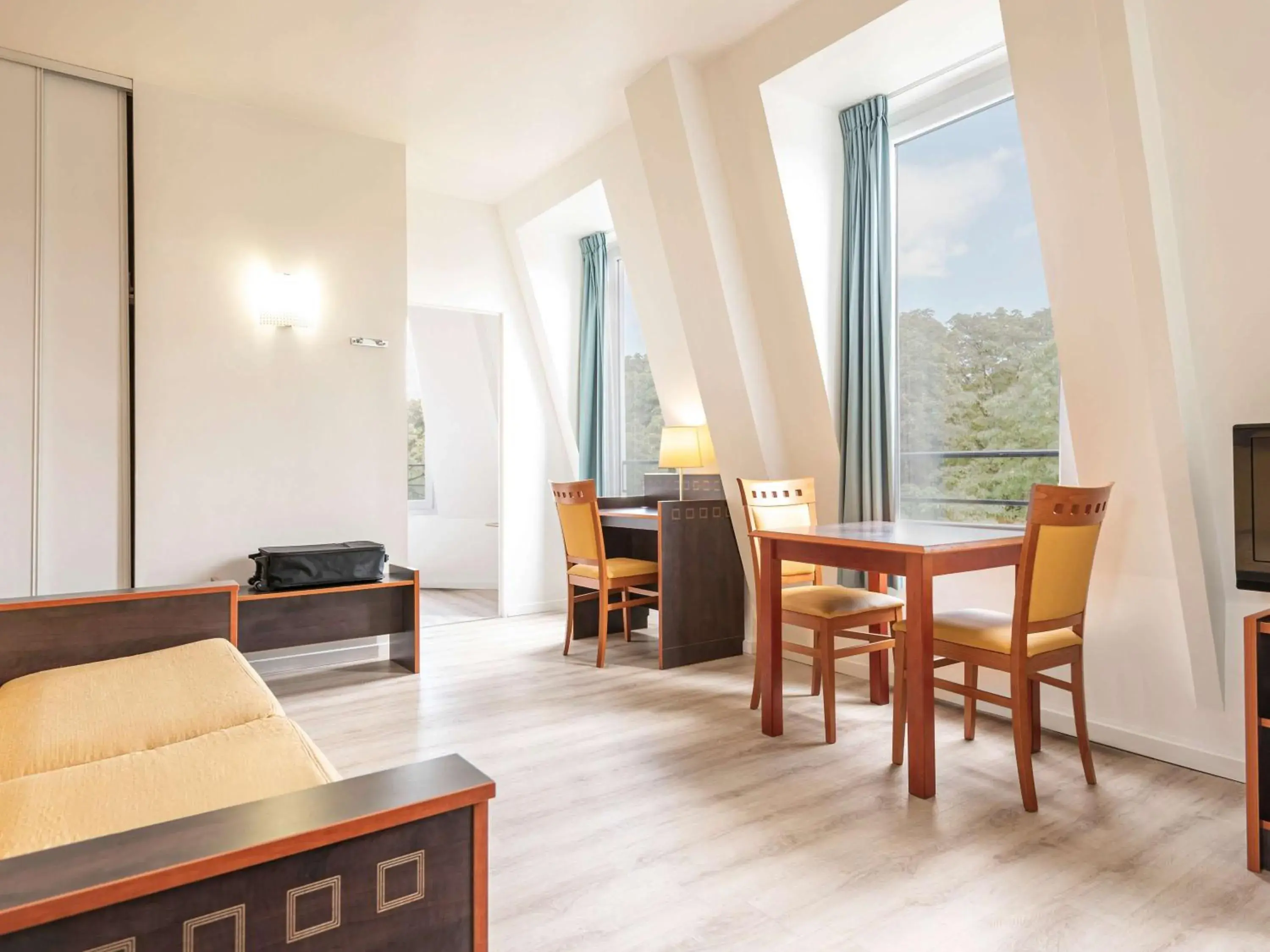 Property building in Aparthotel Adagio Access Paris Philippe Auguste Property building in Aparthotel Adagio Access Paris Philippe Auguste