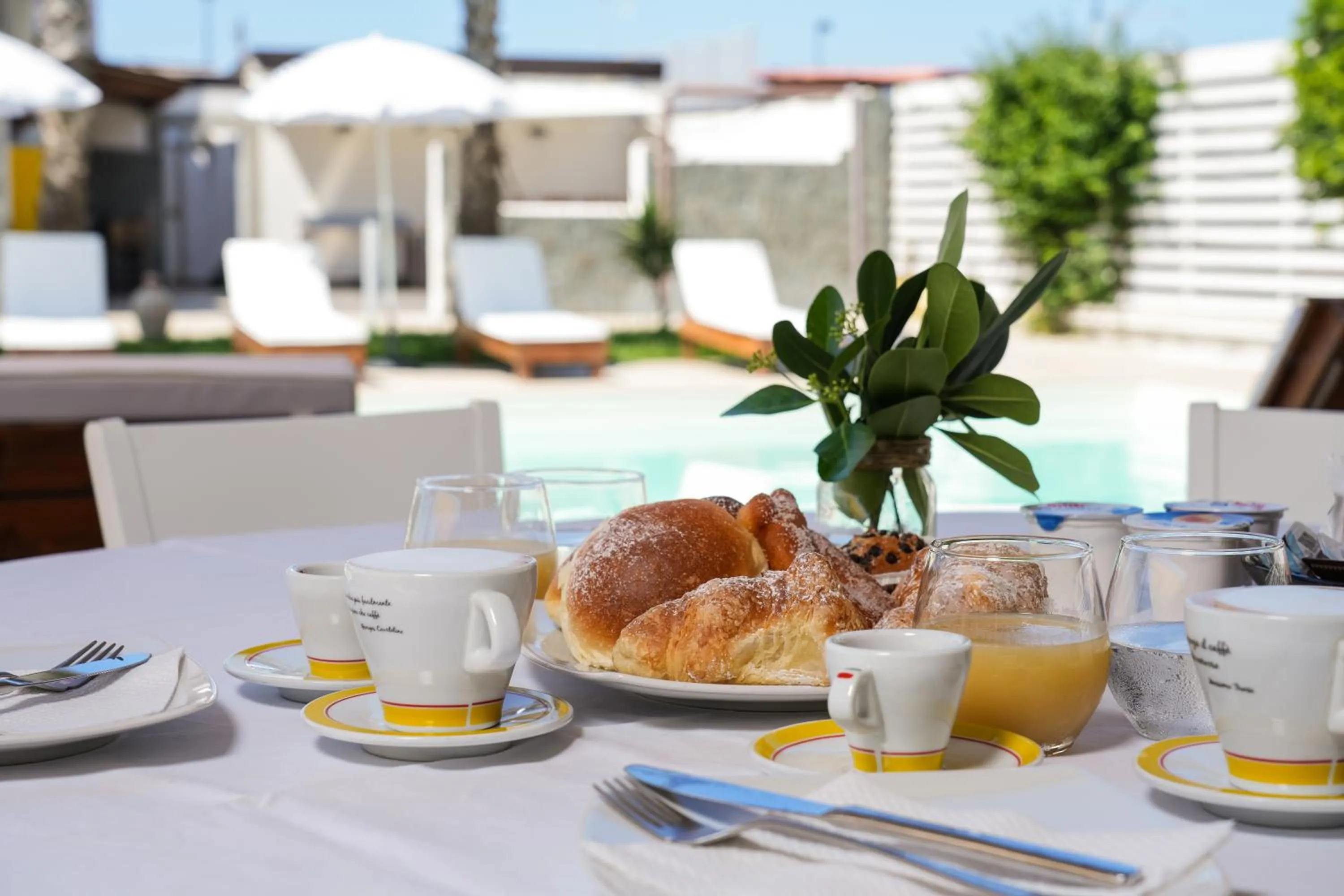 Breakfast in Villa Miramare