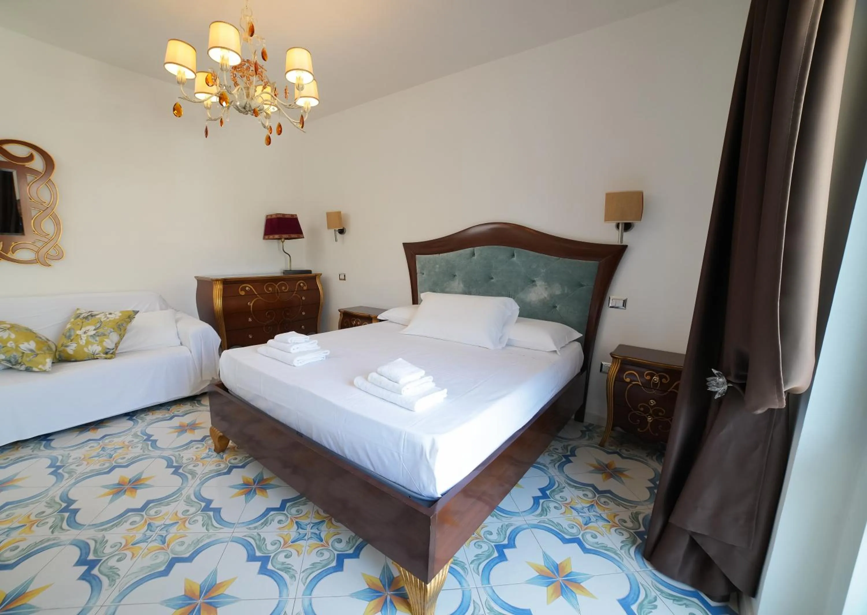 Bedroom, Bed in Villa Miramare