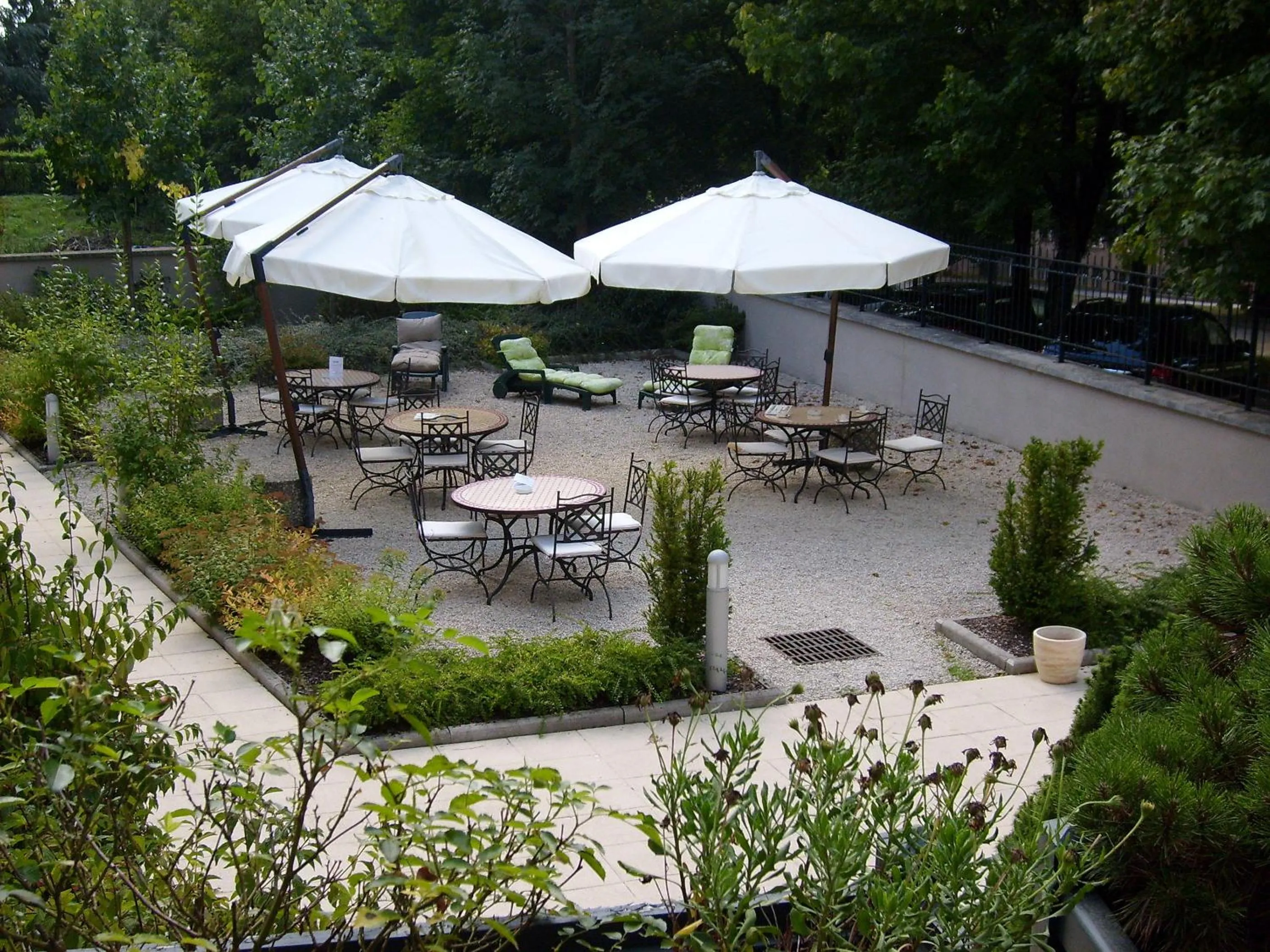 Balcony/Terrace in HOTEL CERISE - LES SOURCES Luxeuil-les-Bains