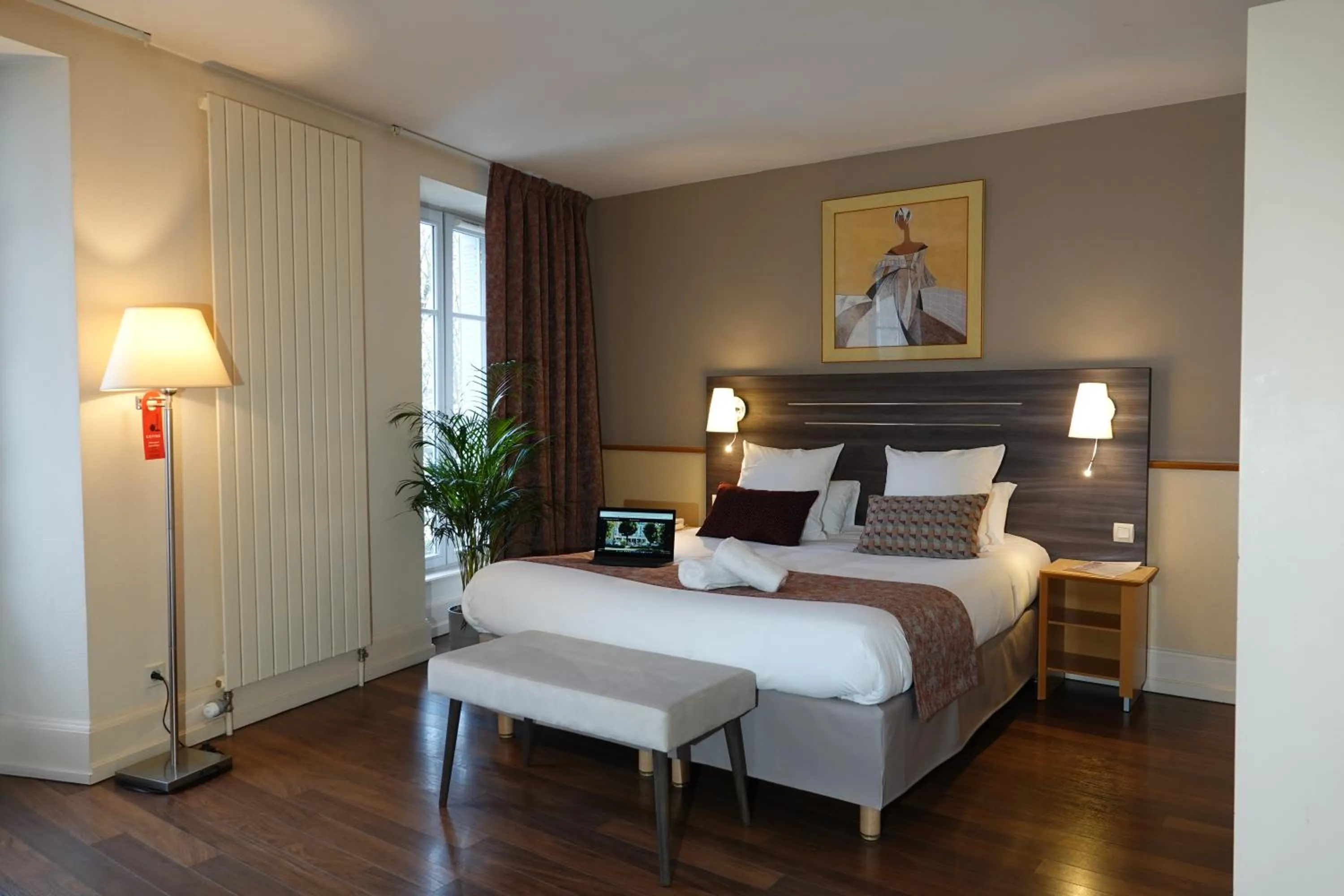Bedroom, Bed in HOTEL CERISE - LES SOURCES Luxeuil-les-Bains