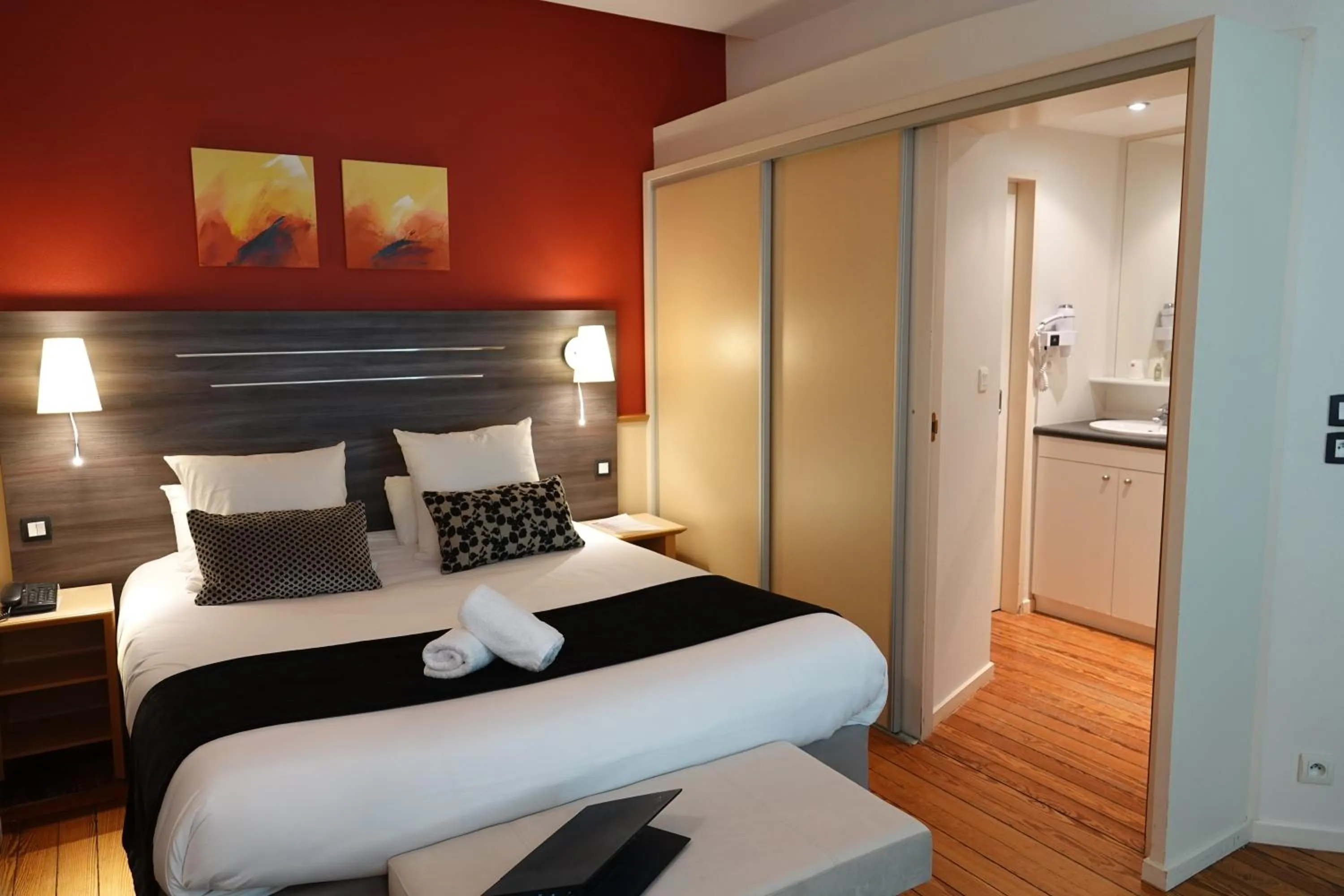 Bedroom, Bed in HOTEL CERISE - LES SOURCES Luxeuil-les-Bains