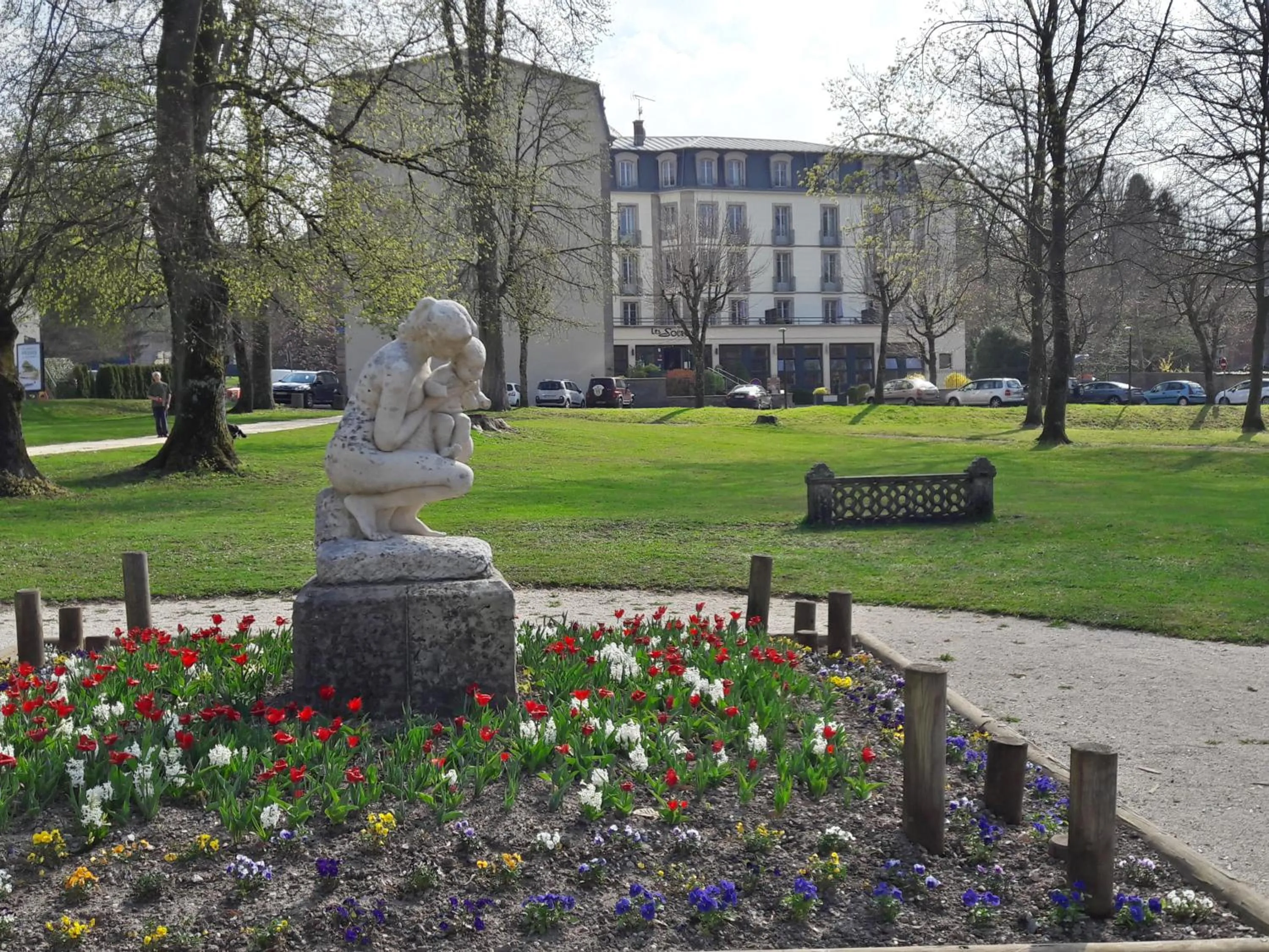 Facade/entrance in HOTEL CERISE - LES SOURCES Luxeuil-les-Bains