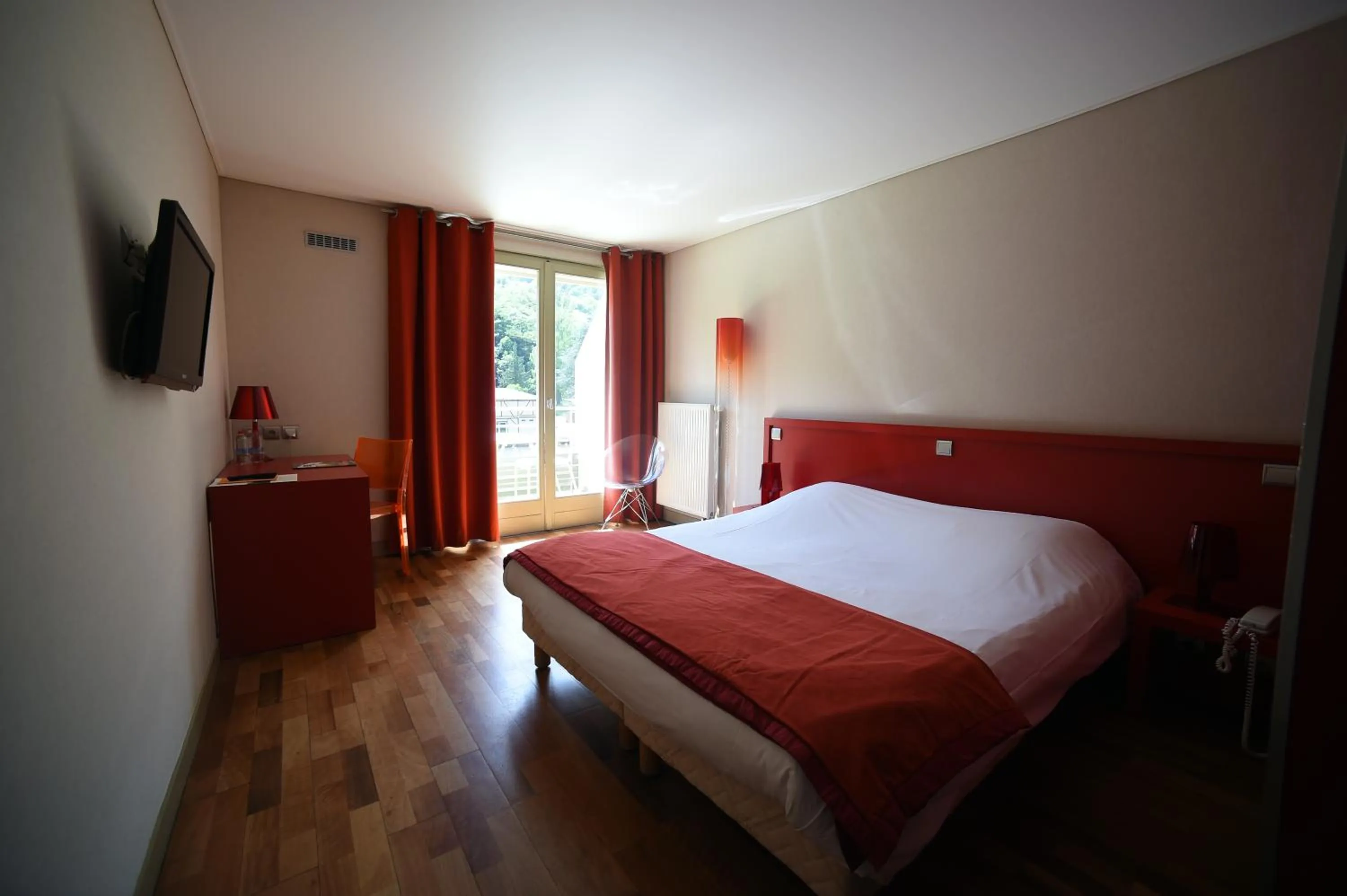 Double Room Lake Side with Terrace - single occupancy in Hotel Du Lac