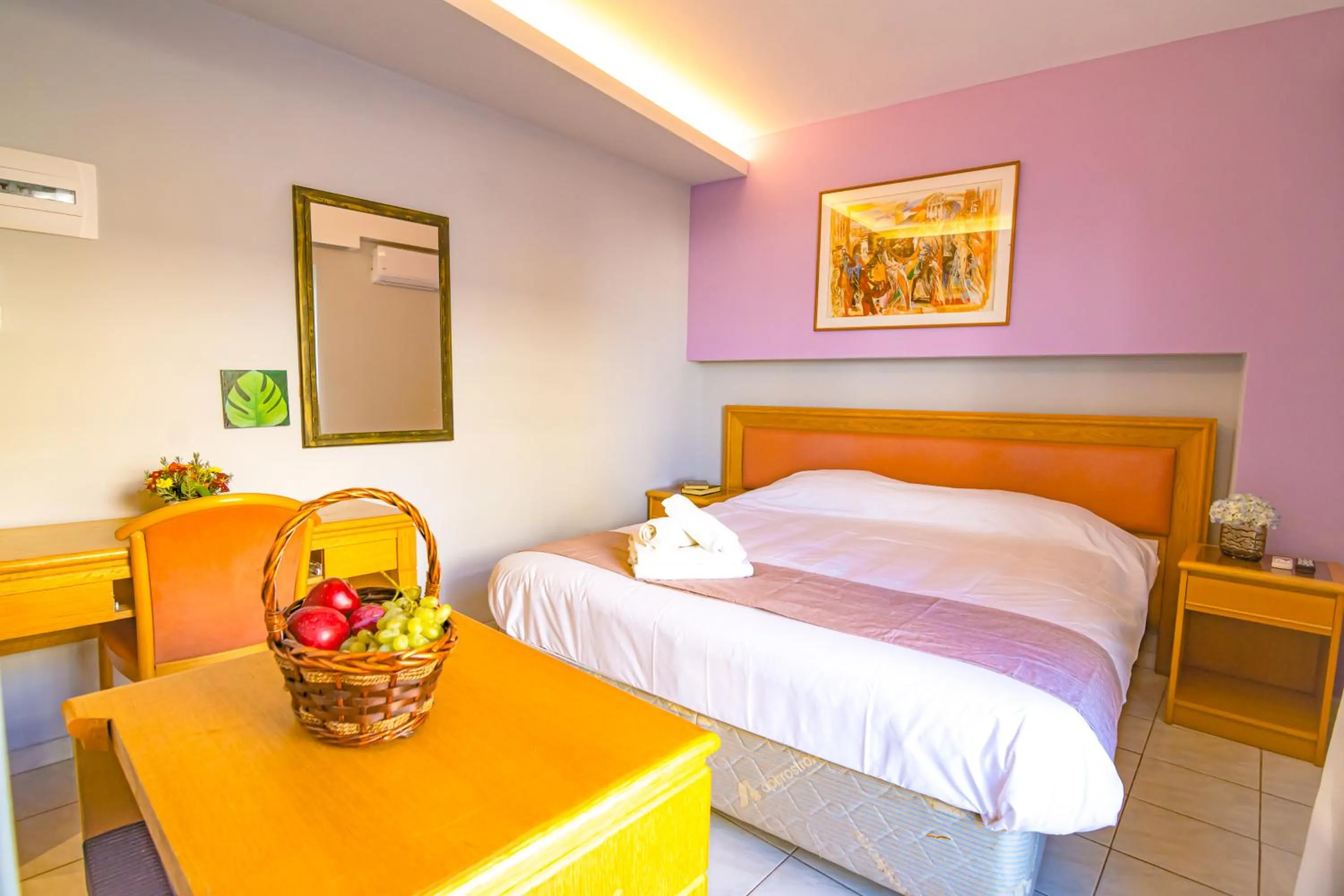 Bed in N E P center Hotel Rodos